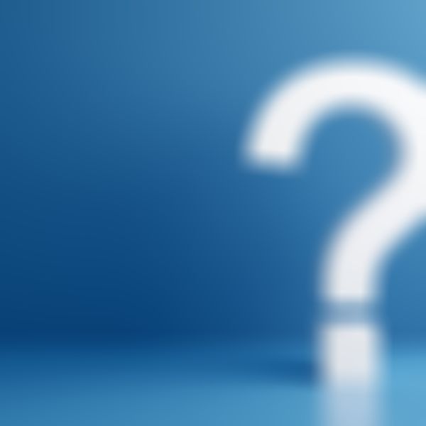 weißes Fragezeichen auf blauem Hintergrund