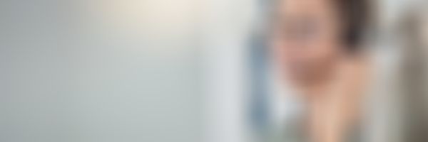 Dame in einem Call Center