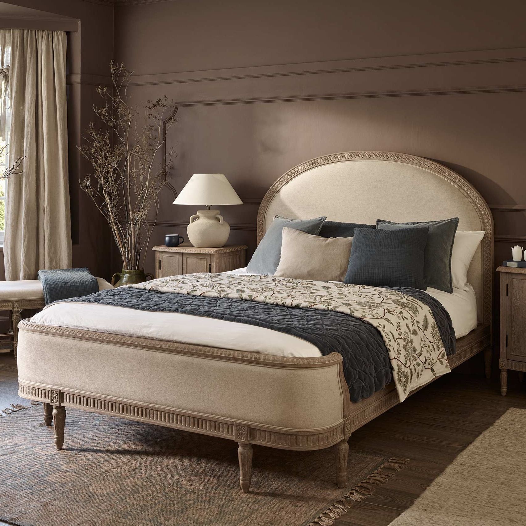Douceur Carved Upholstered Bed