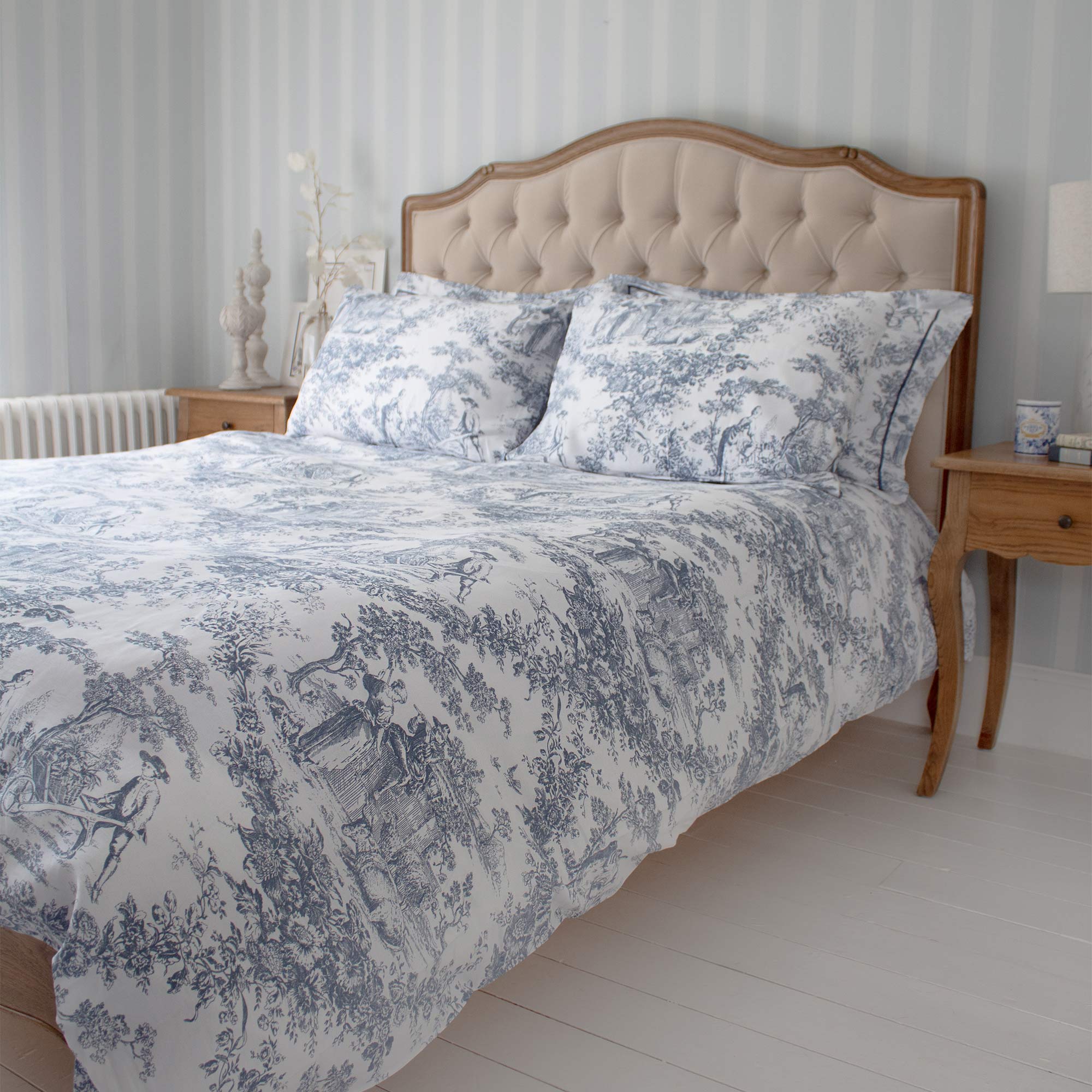 blue toile bed linen set
