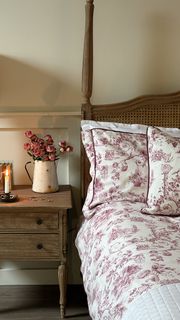 Clair de Lune With Toile Berry, Town House 57