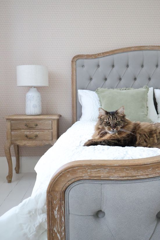 Lola French Romance Bed