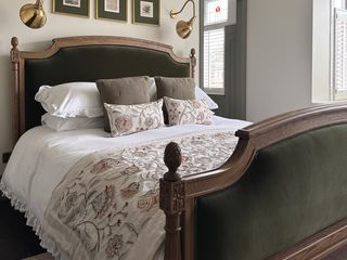 Love Story Olive Bed welcome to no 1