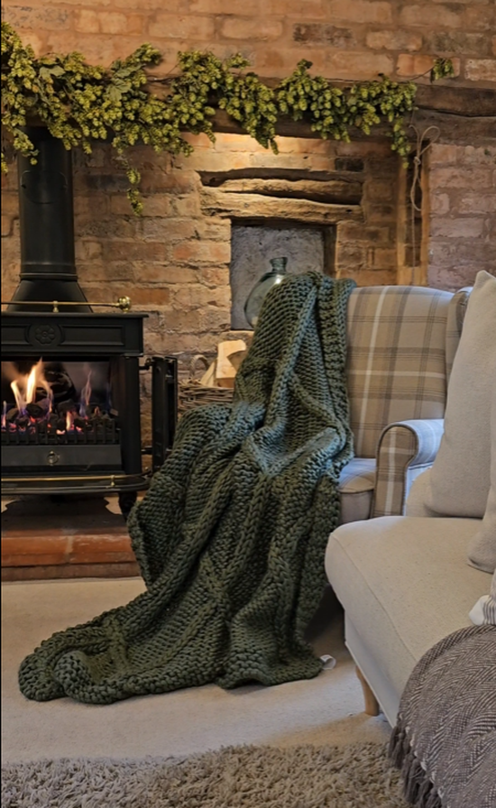 @stjosephscottage_Green Throw