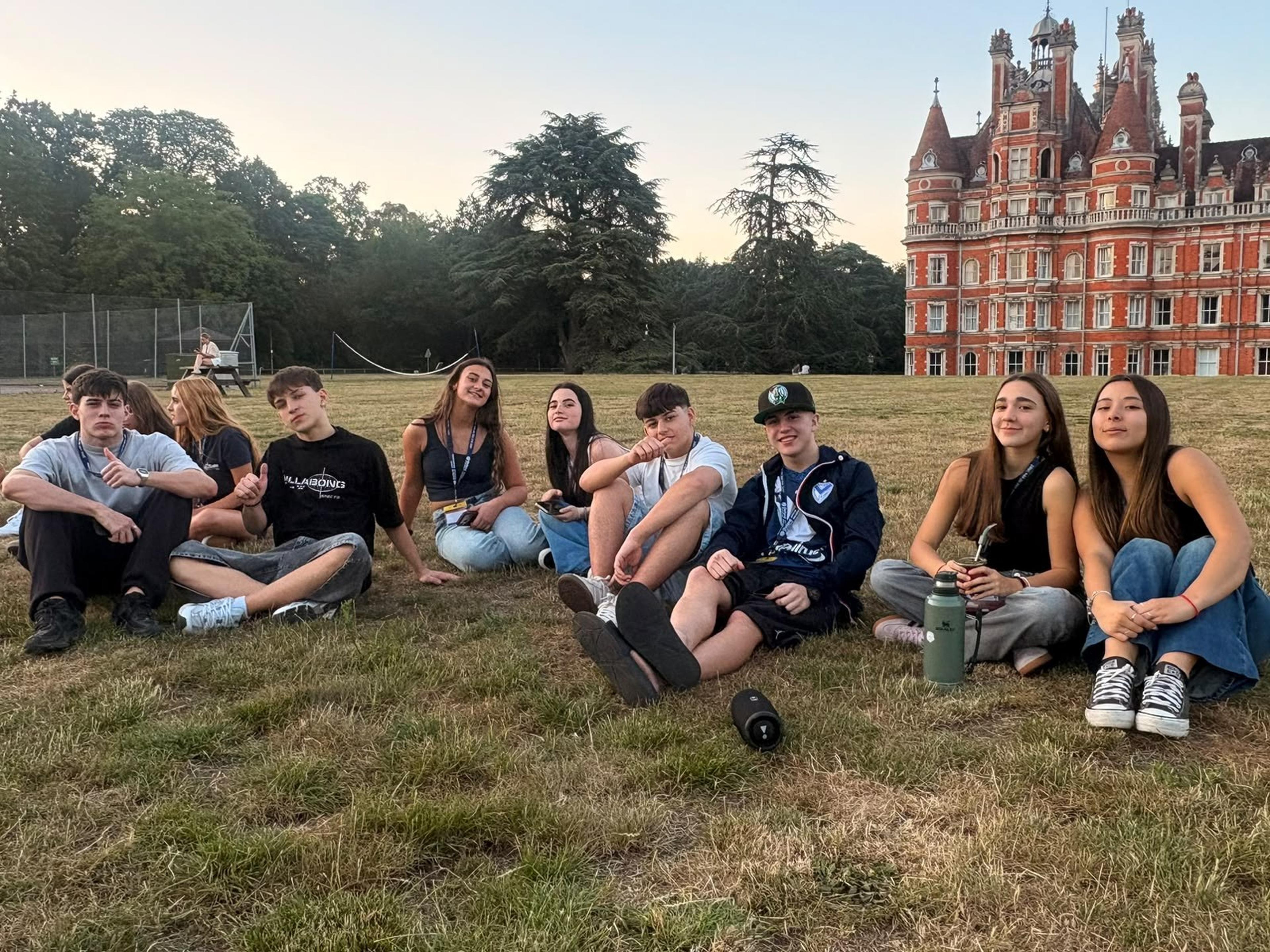 Londres Royal Holloway - Julio 2028