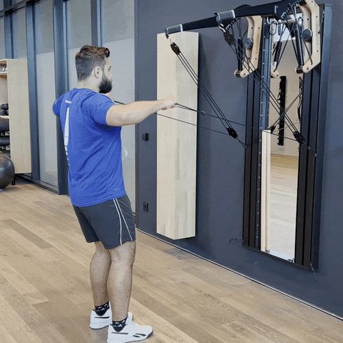 Shoulder rotators alternating on Cable Pulley