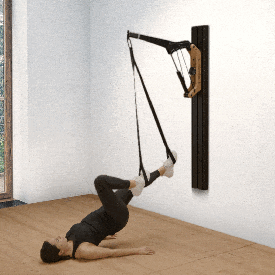 Running step with grip straps