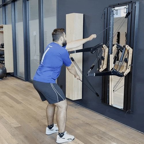 Reverse flys asymmetrical on Cable Pulley