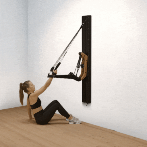One-armed lat pulldown on Cable Pulley