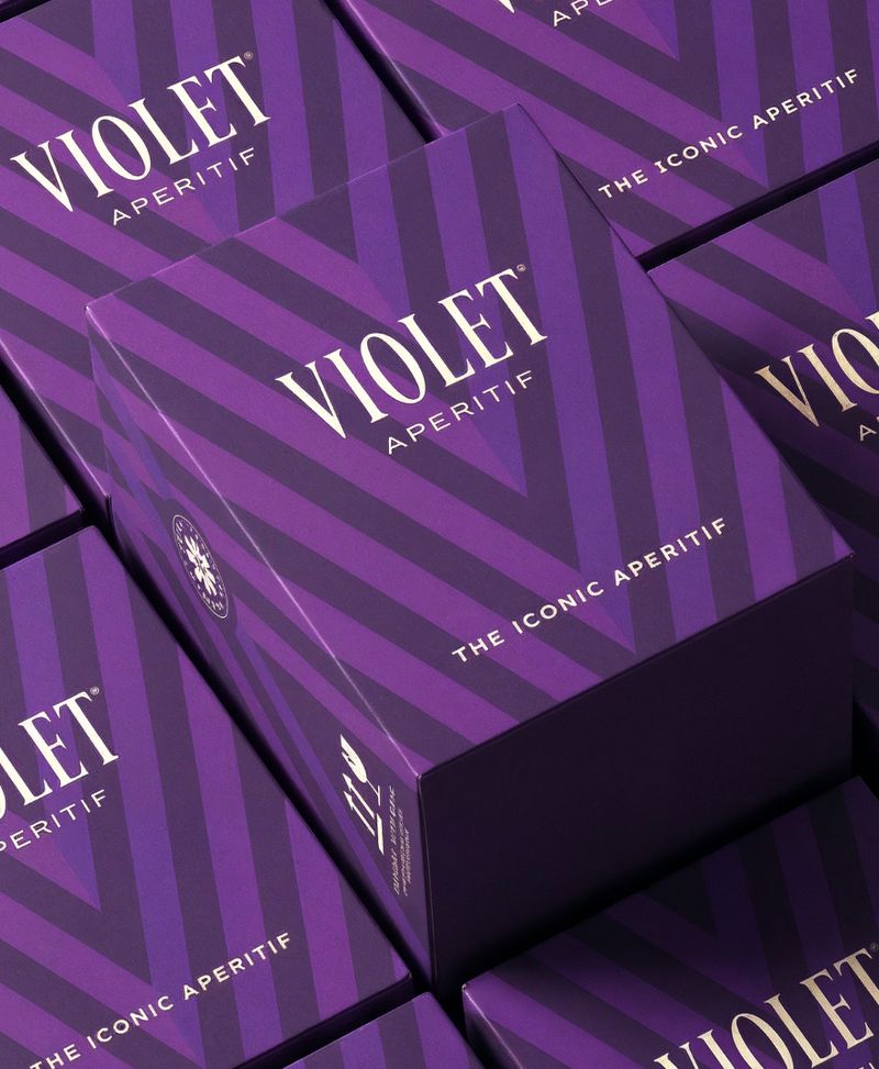 Violet Karton