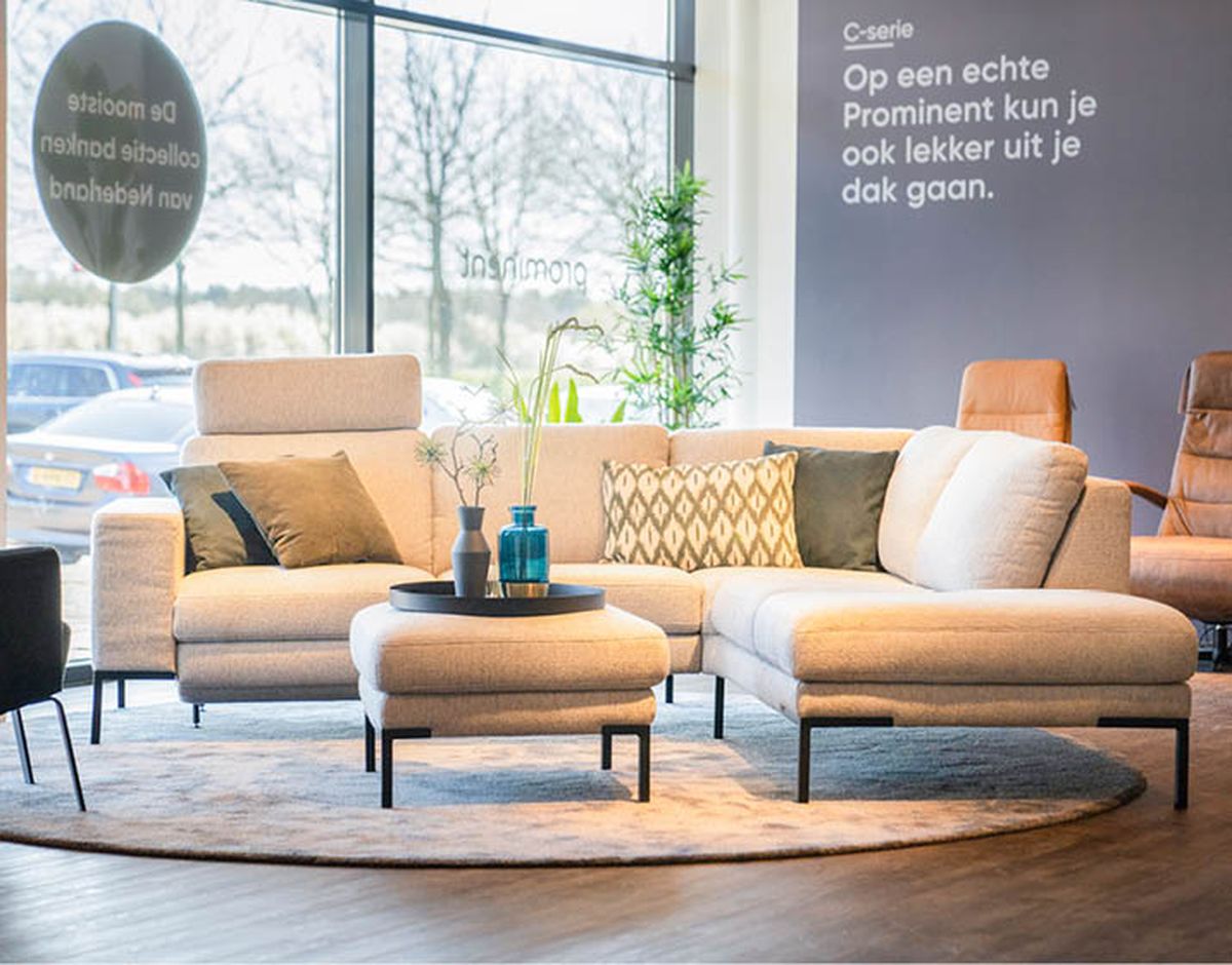 witte bank met accesoires in best