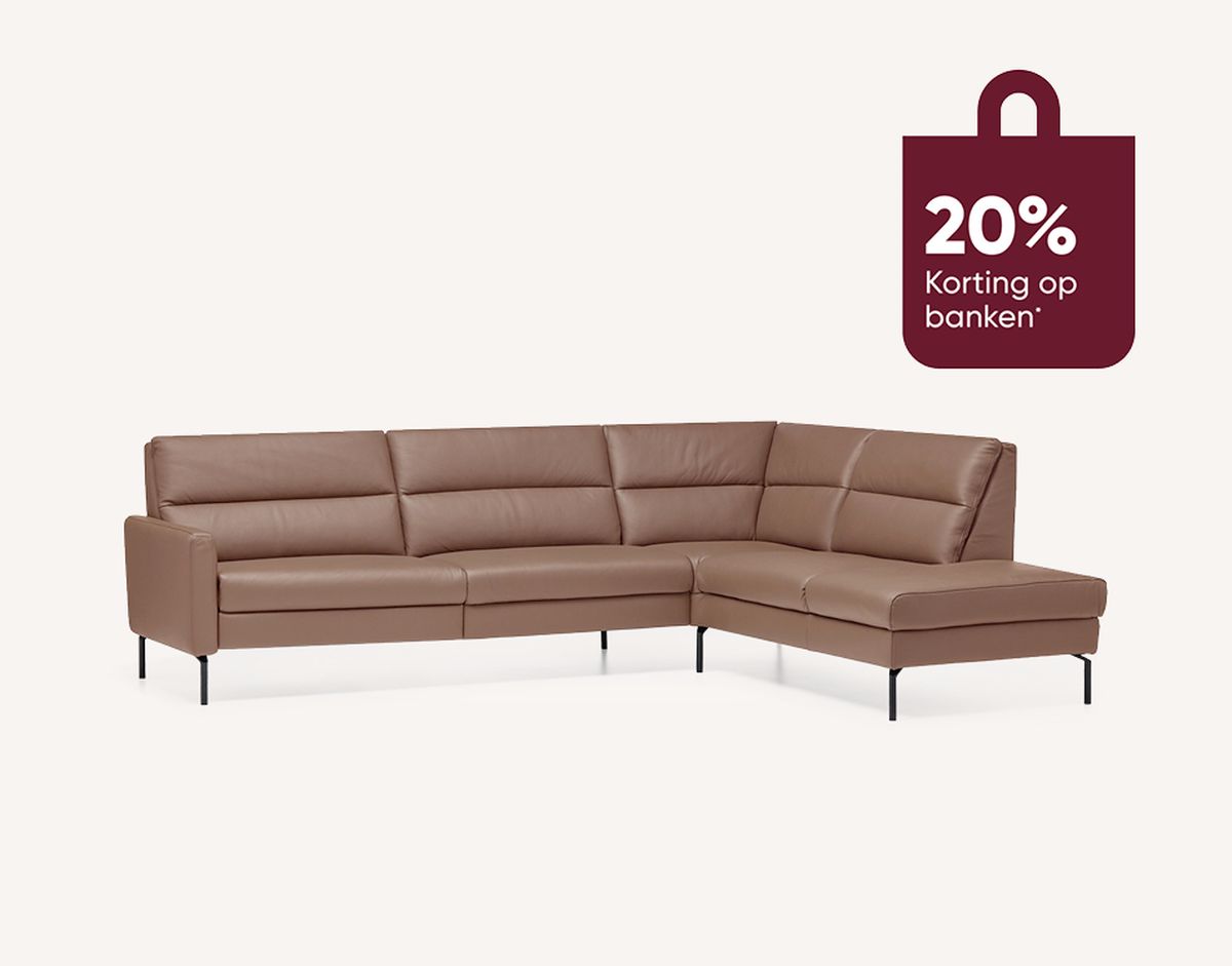 Brown L-shaped sofa with slim black legs on a white background. "20% Korting op banken" badge displayed in the top right corner.