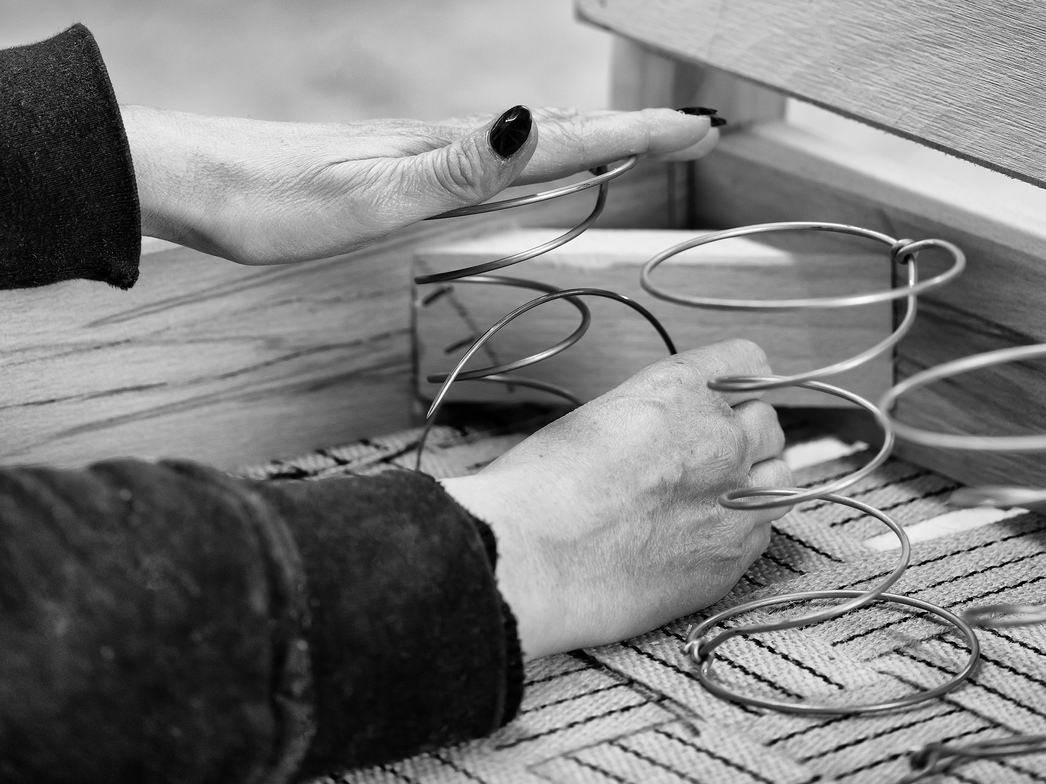 Collett & Victor artisan handcrafting eight-way hand tied furniture springs.
