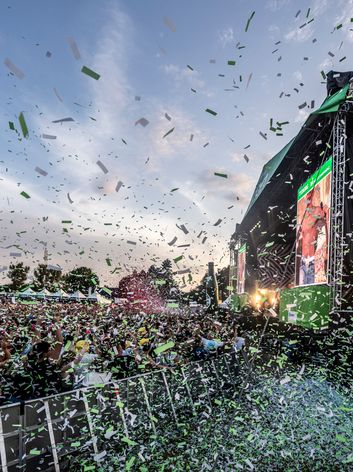 Scenen og publikum ved Grøn Koncert