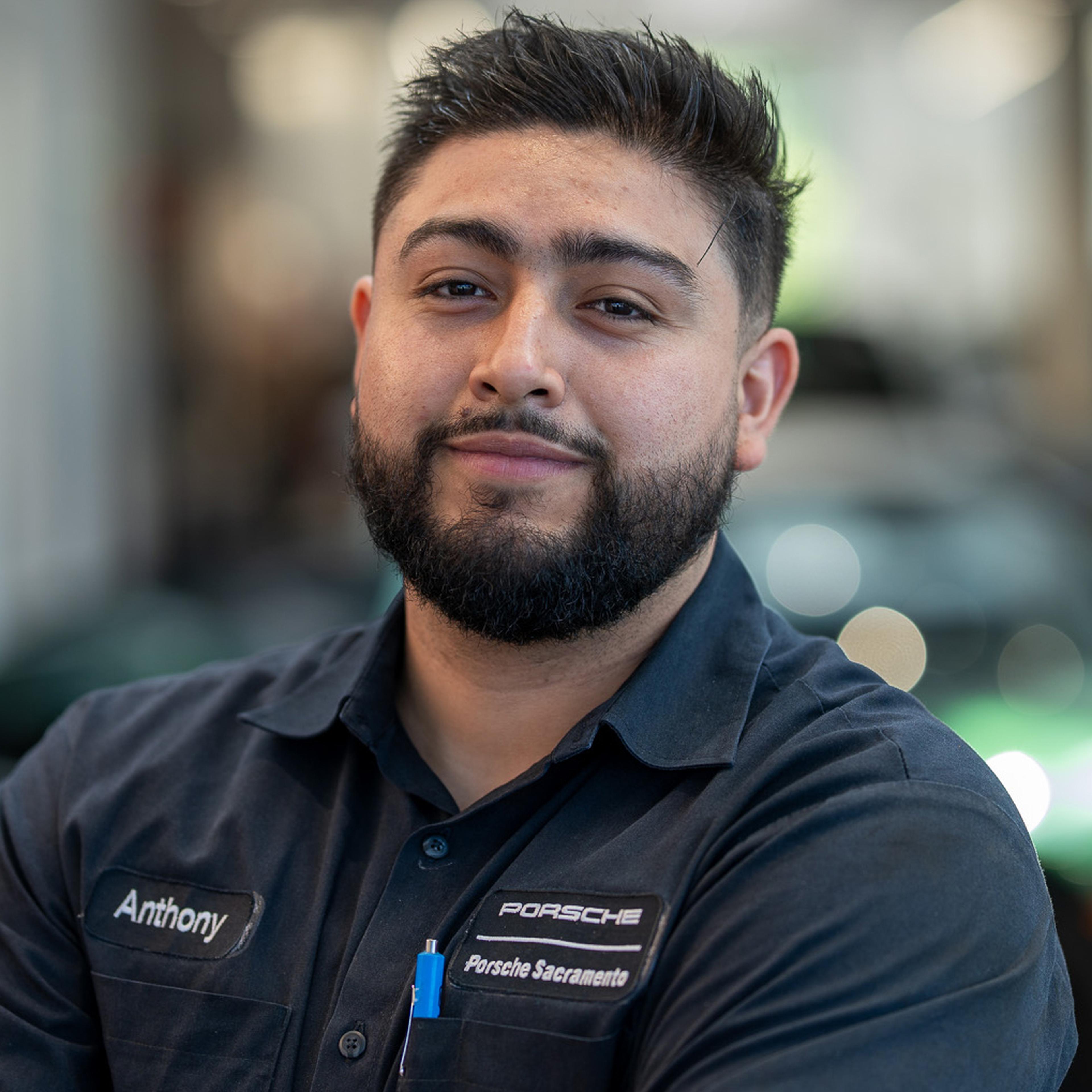 Photo of Anthony Hernandez