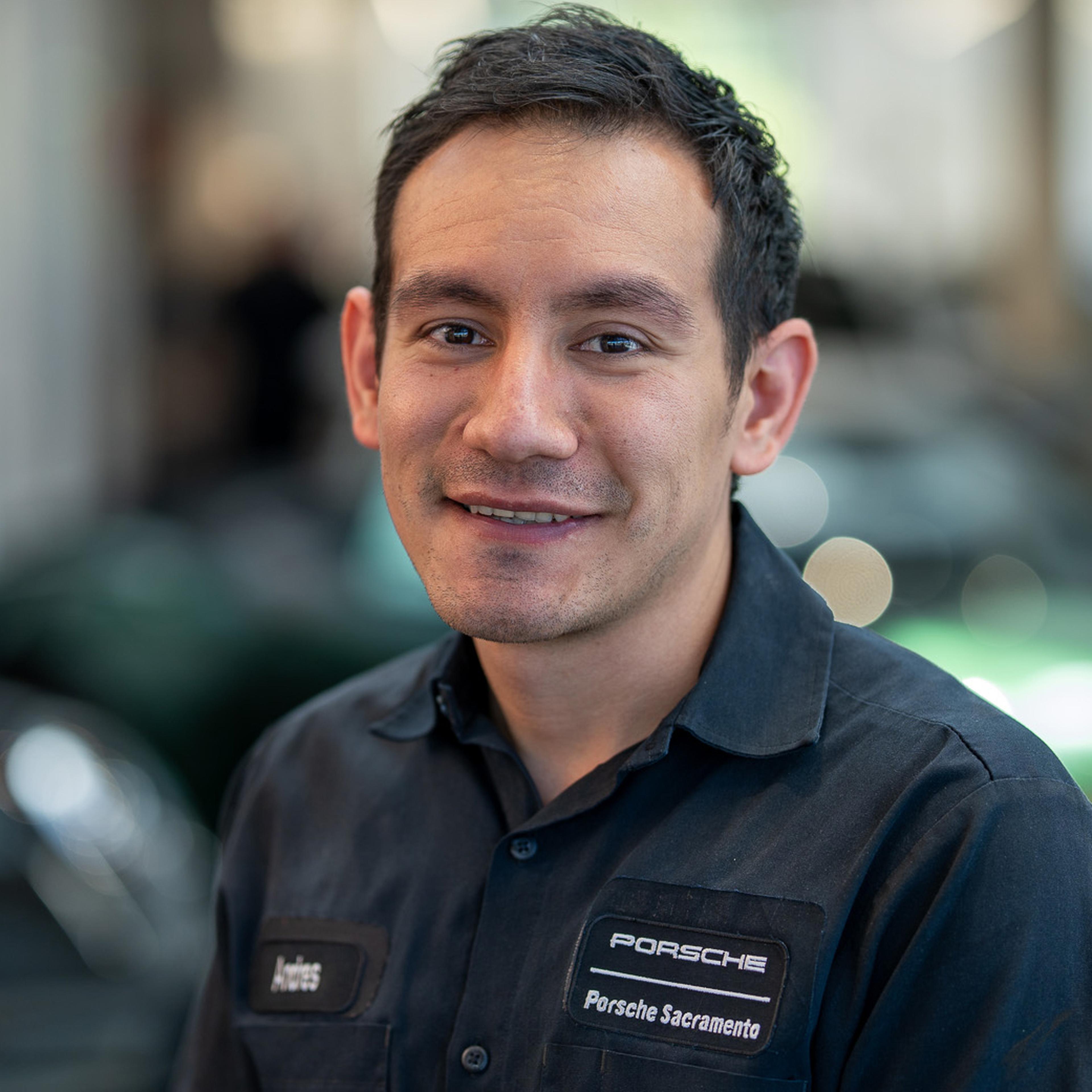 Photo of  Andres Flores-Cibrian