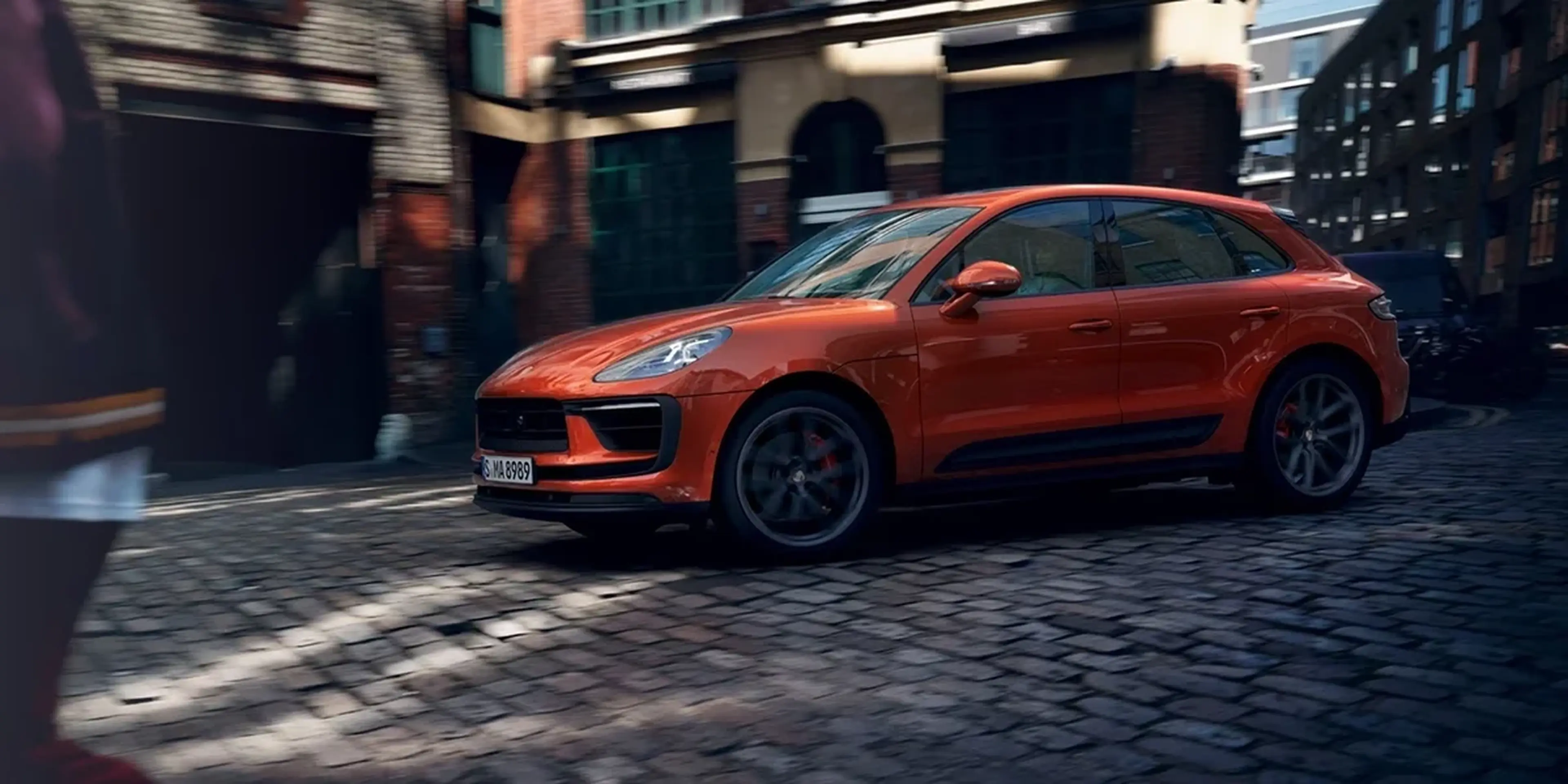 Porsche Macan chassis engineering details that reinforce performance orientation, supporting agile handling and responsive road feel