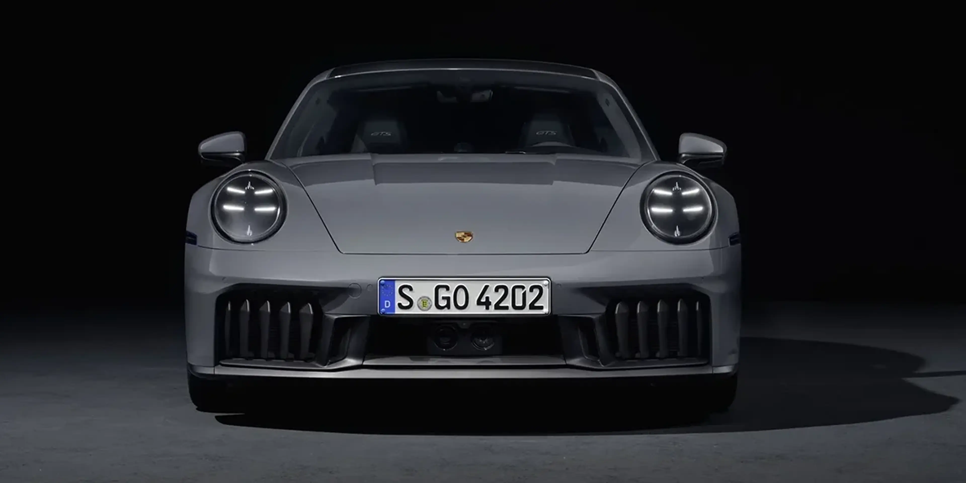 Porsche 911 Carrera GTS front view