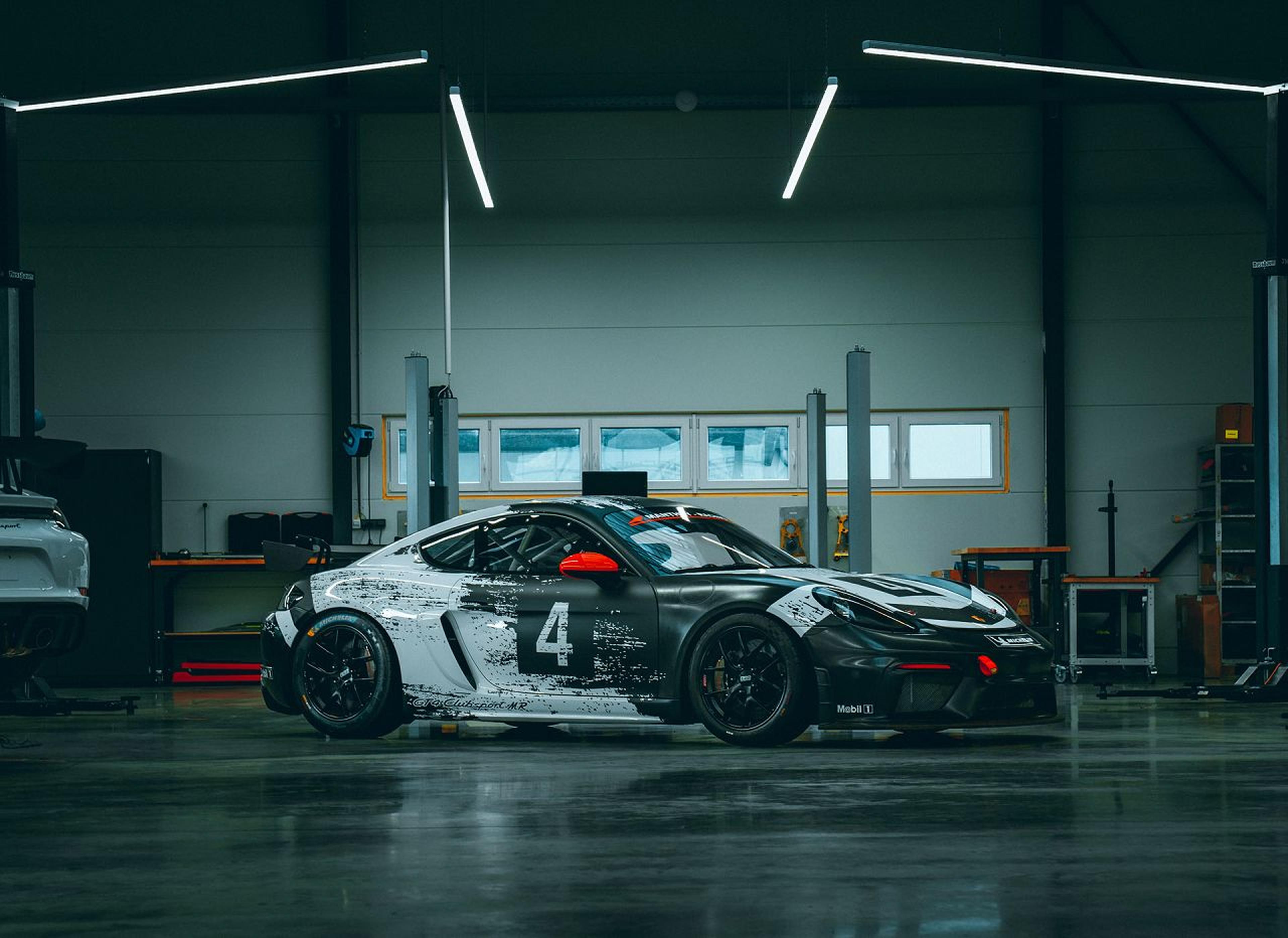 718 GT4 MR