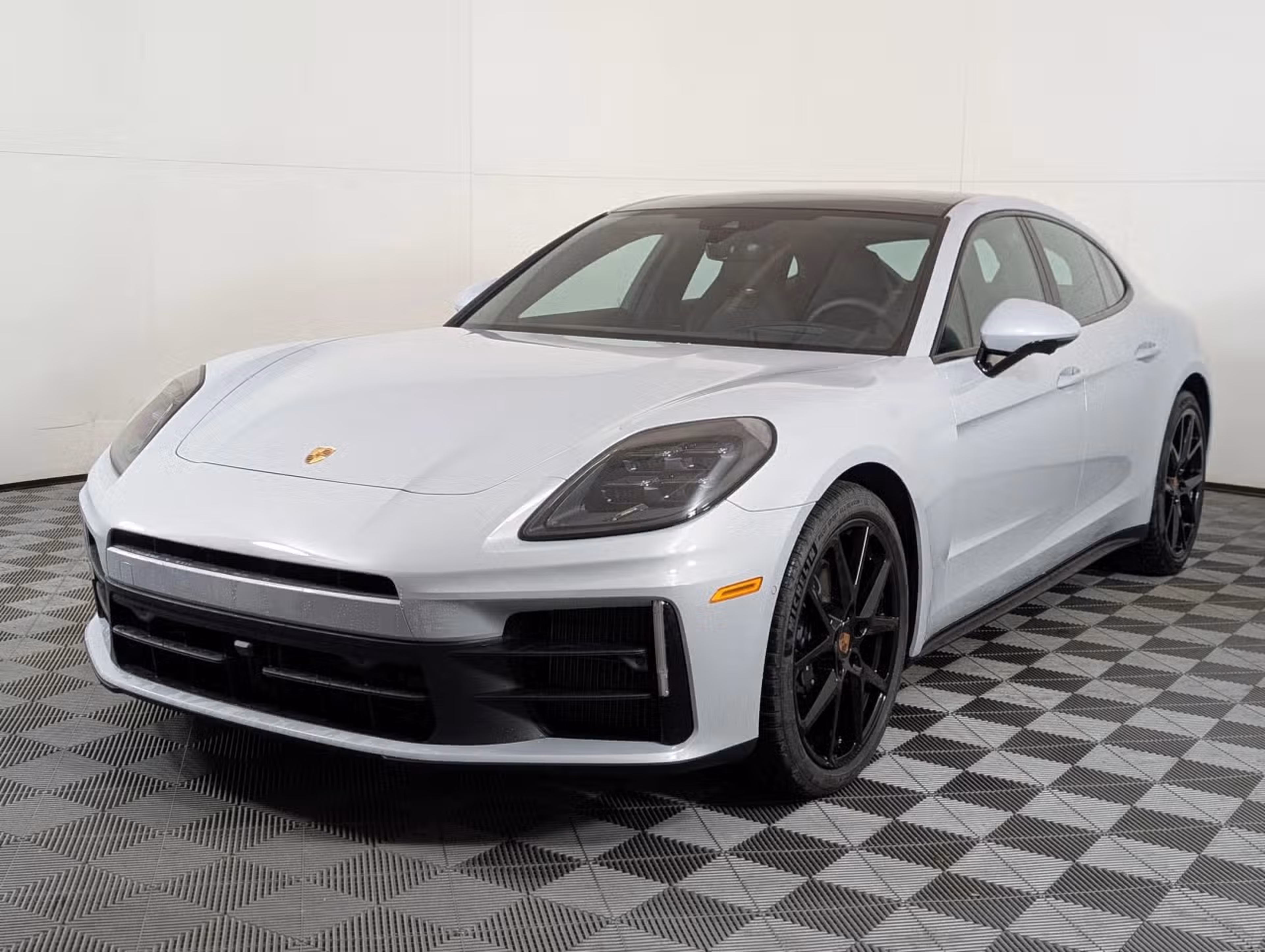 2026 PANAMERA 4
