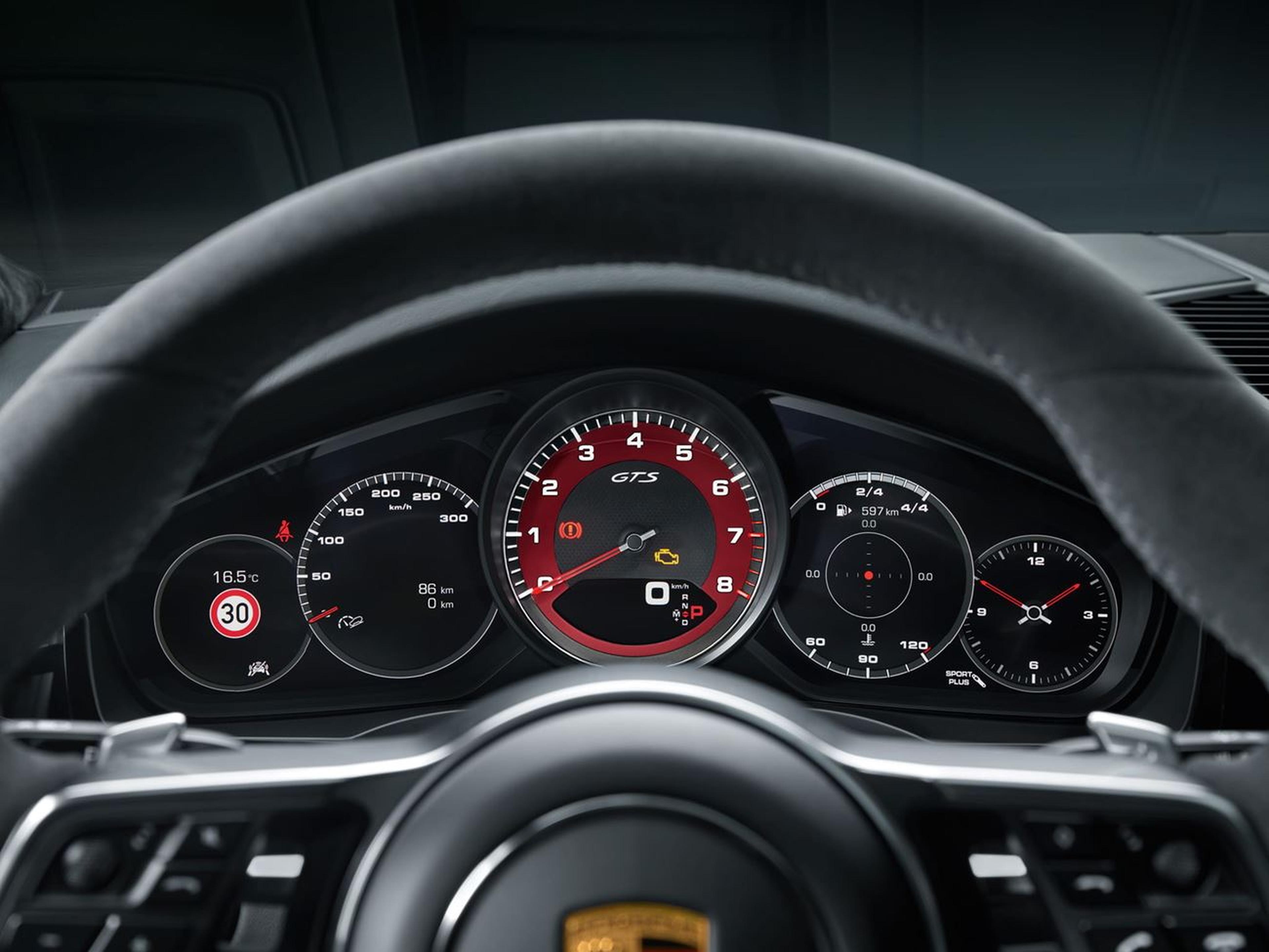 2023 Porsche Cayenne vs Audi Q7