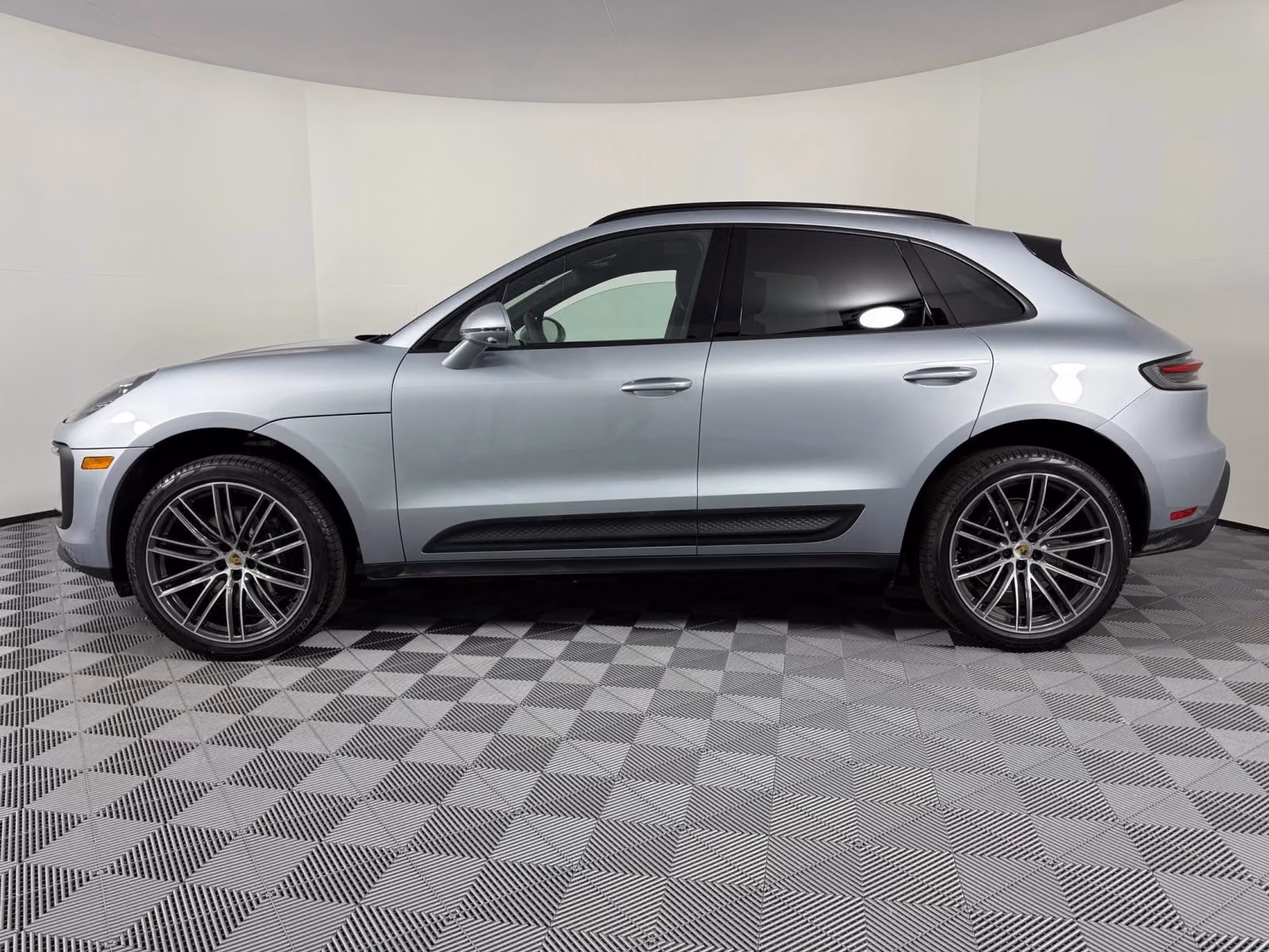 2026 Porsche Macan Executive Demo