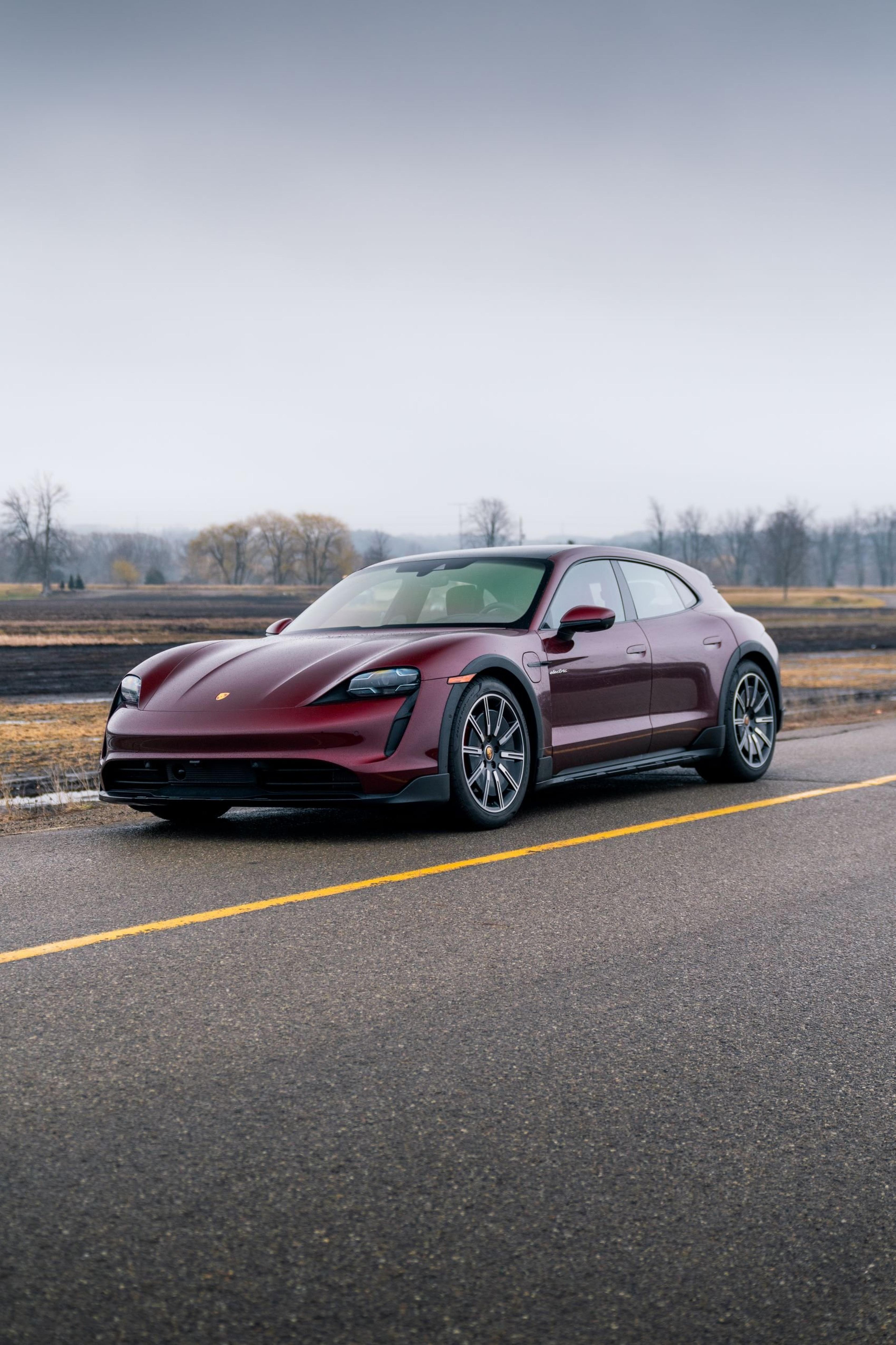Porsche Taycan vs Tesla Model S