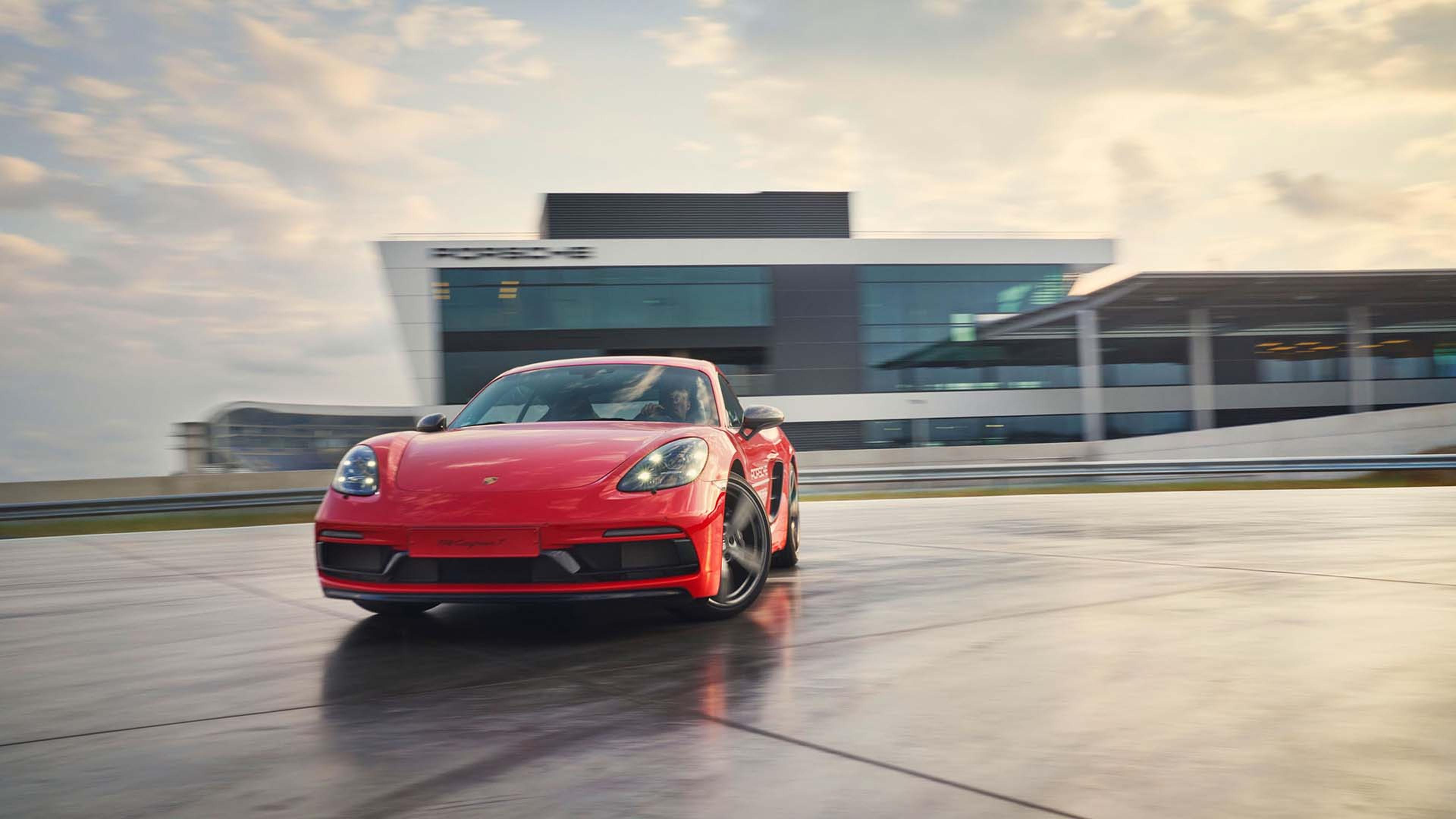 Porsche-Experience-Center_Hockenheimring_08_Drift_low Final