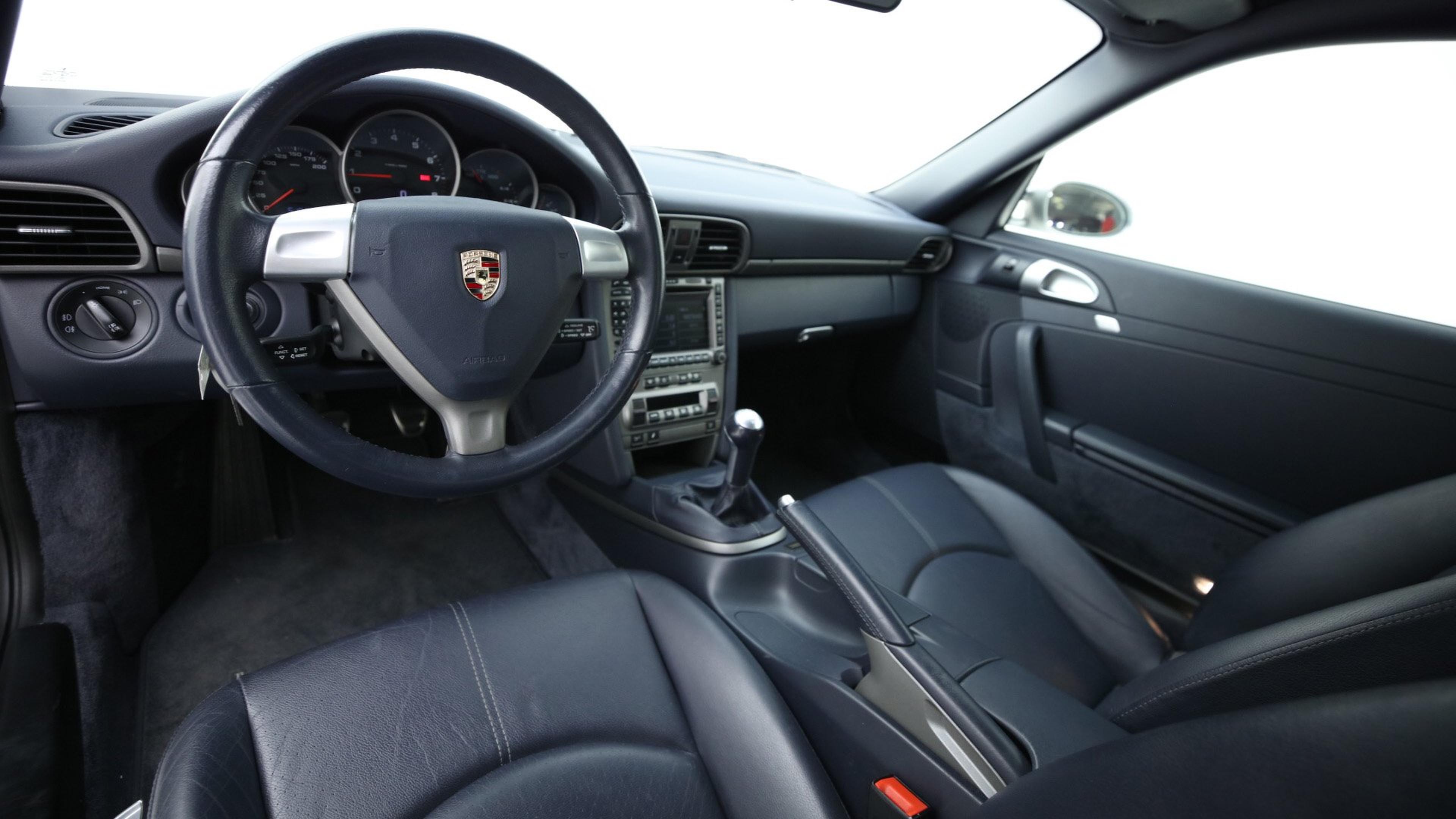 Interior 911 leather