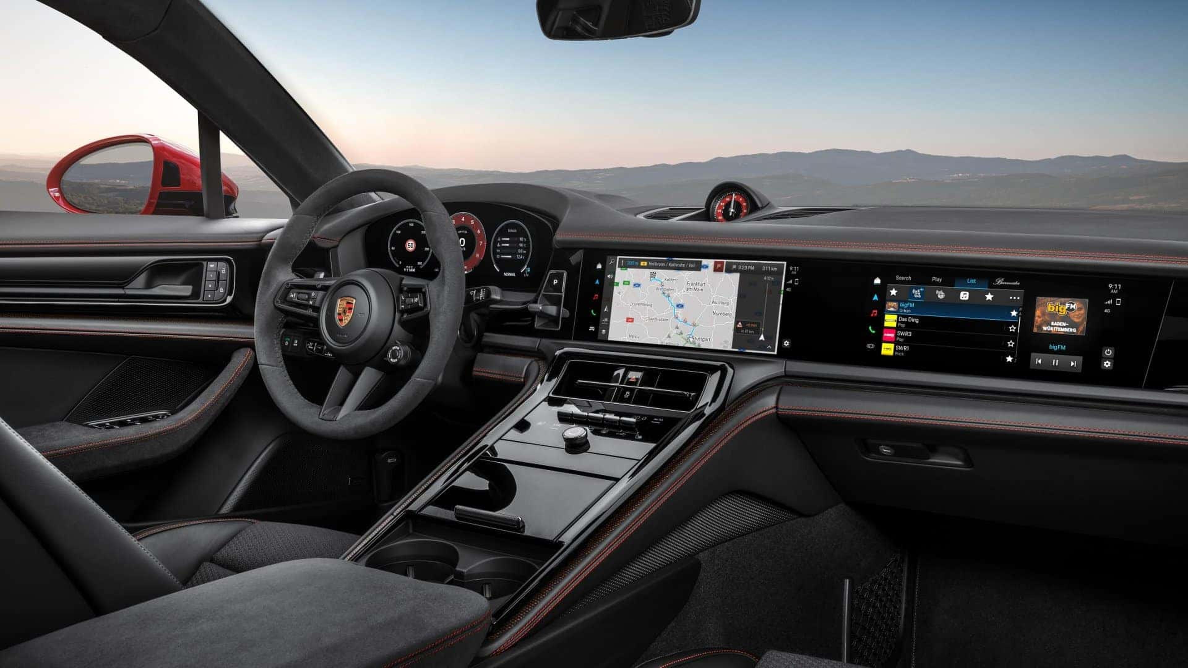 2025 Porsche Panamera interio
