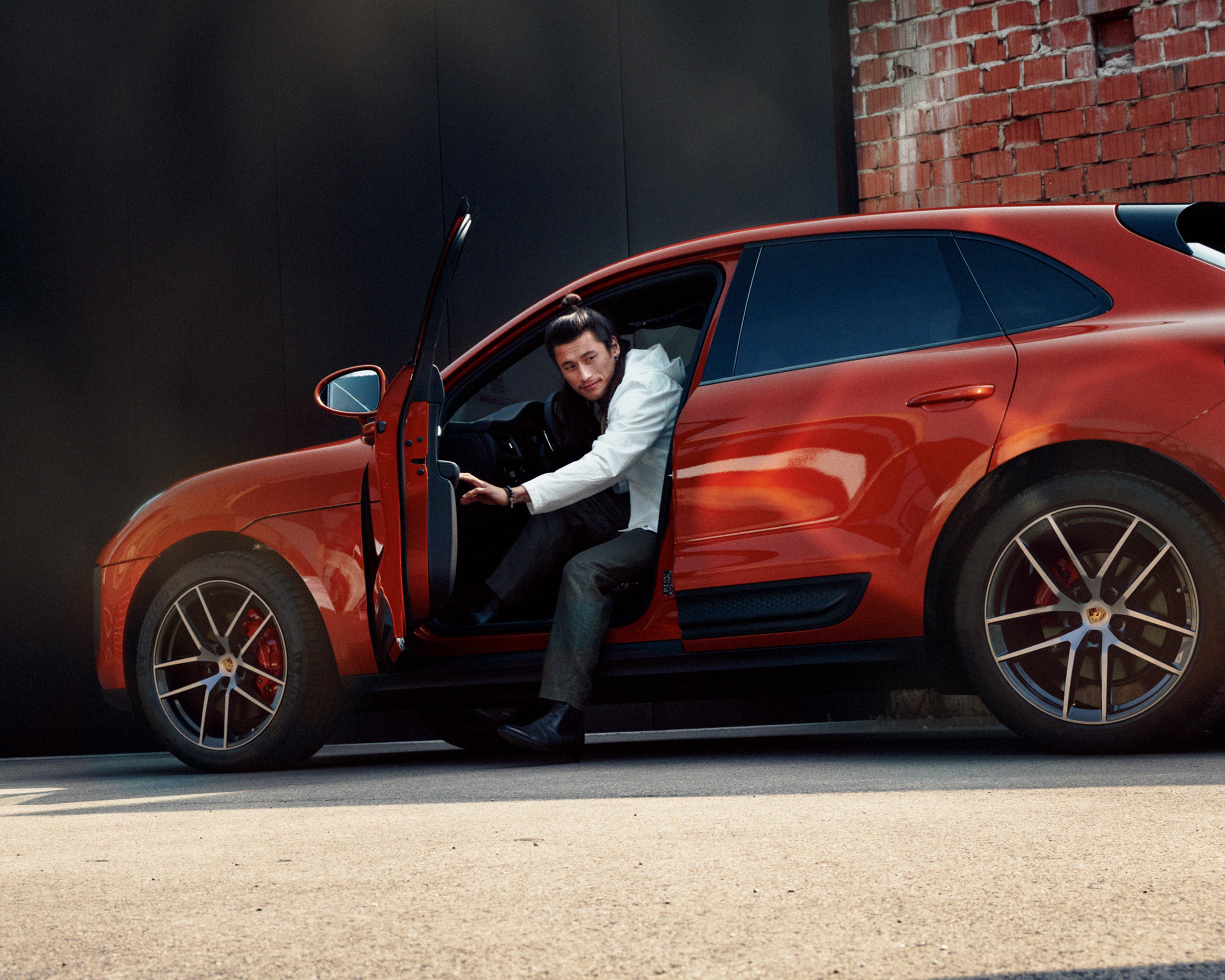 Macan S in Papaya Metallic