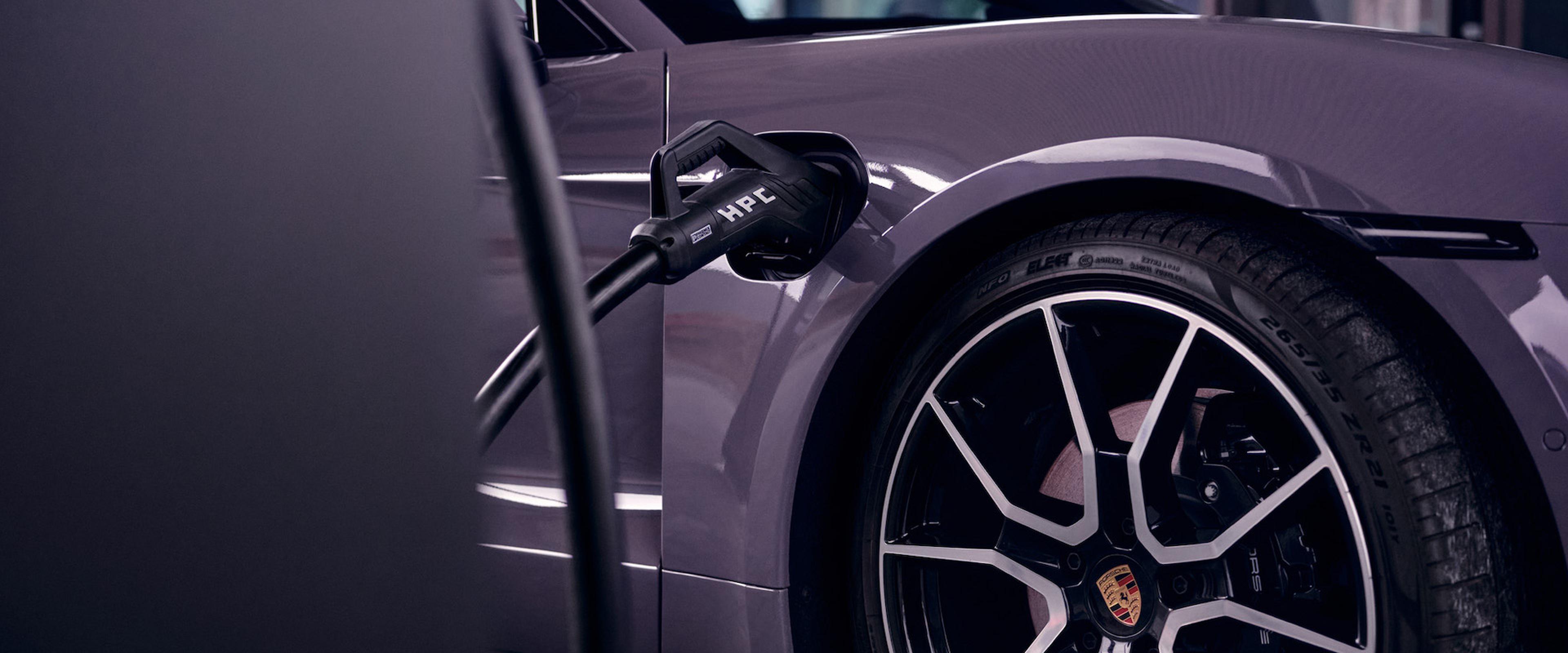 Porsche Taycan or Panamera E-Hybrid: Which One Fits Your Drive?