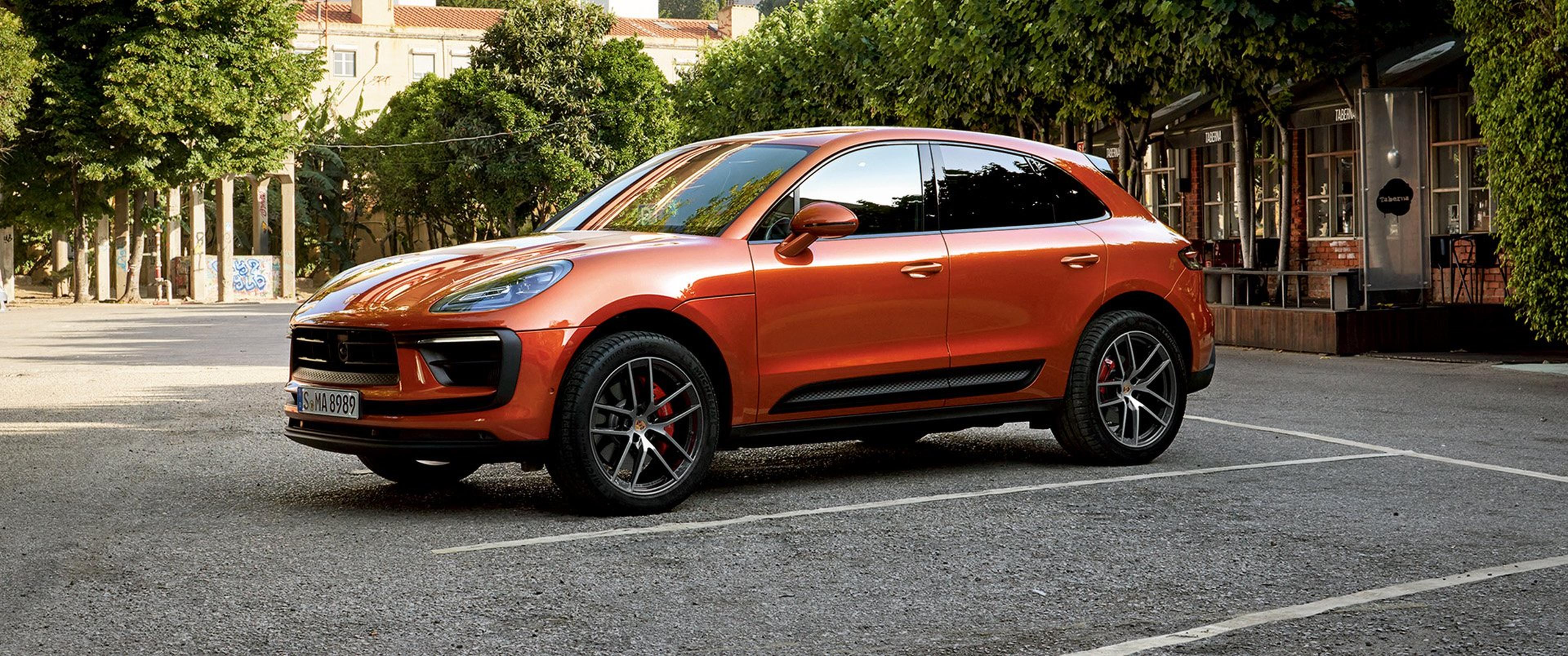 All Macan april offer banner
