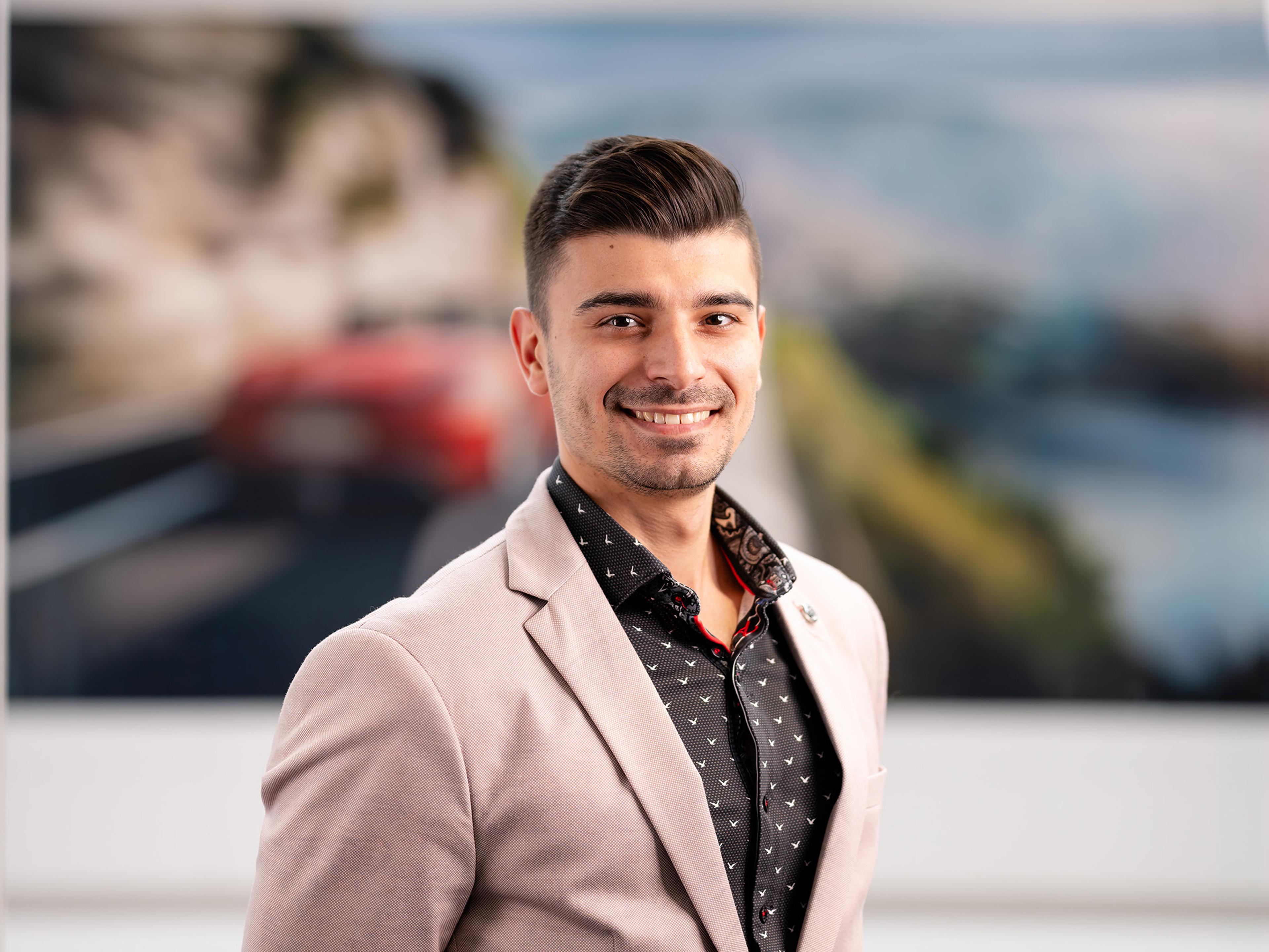 Niko Nikolov – Product Specialist