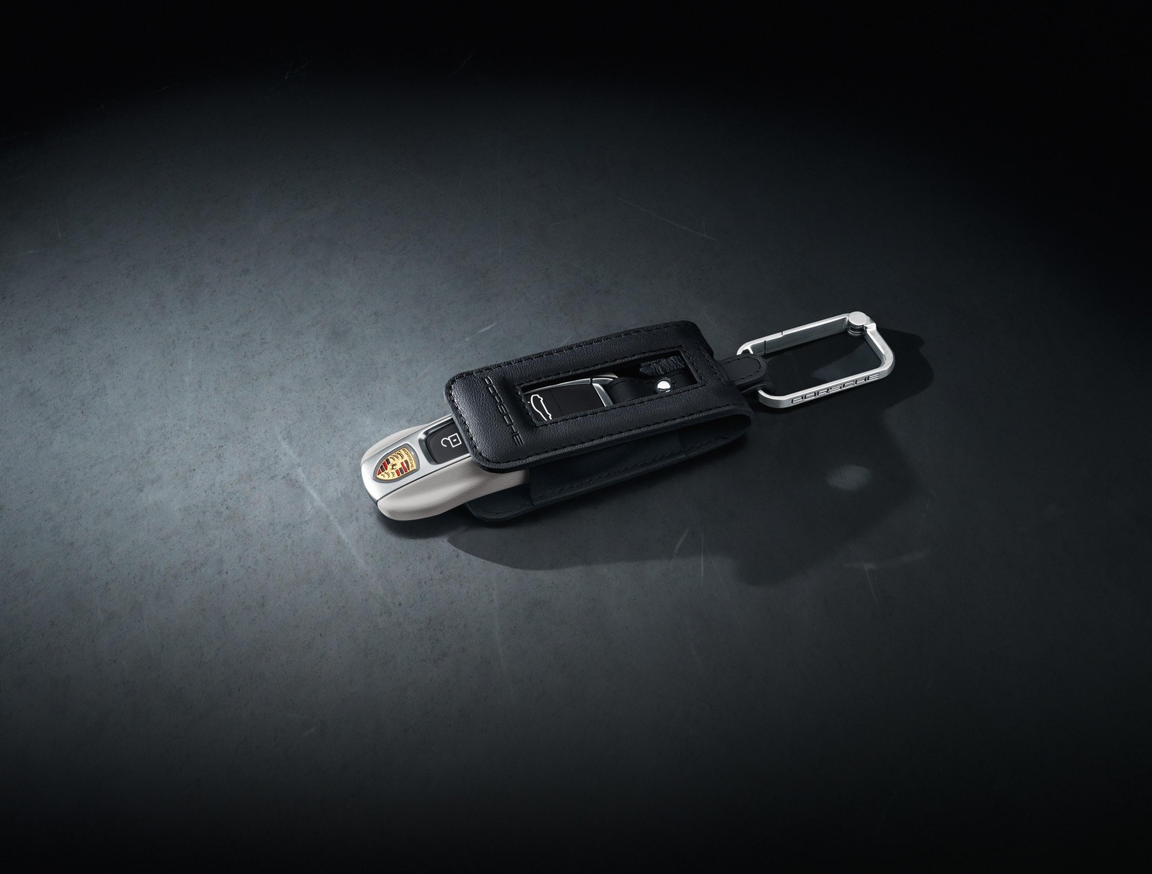 Exclusive Manufaktur Panamera GTS - Vehicle key in leather with key pouch in leather