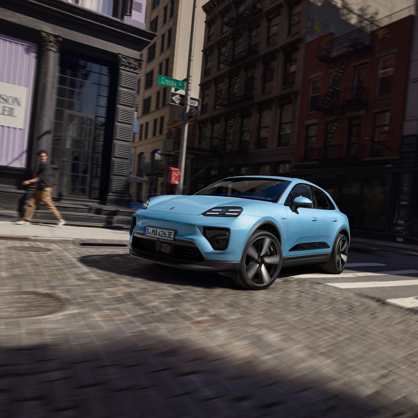 Macan Electric in Frozen Blue Metallic