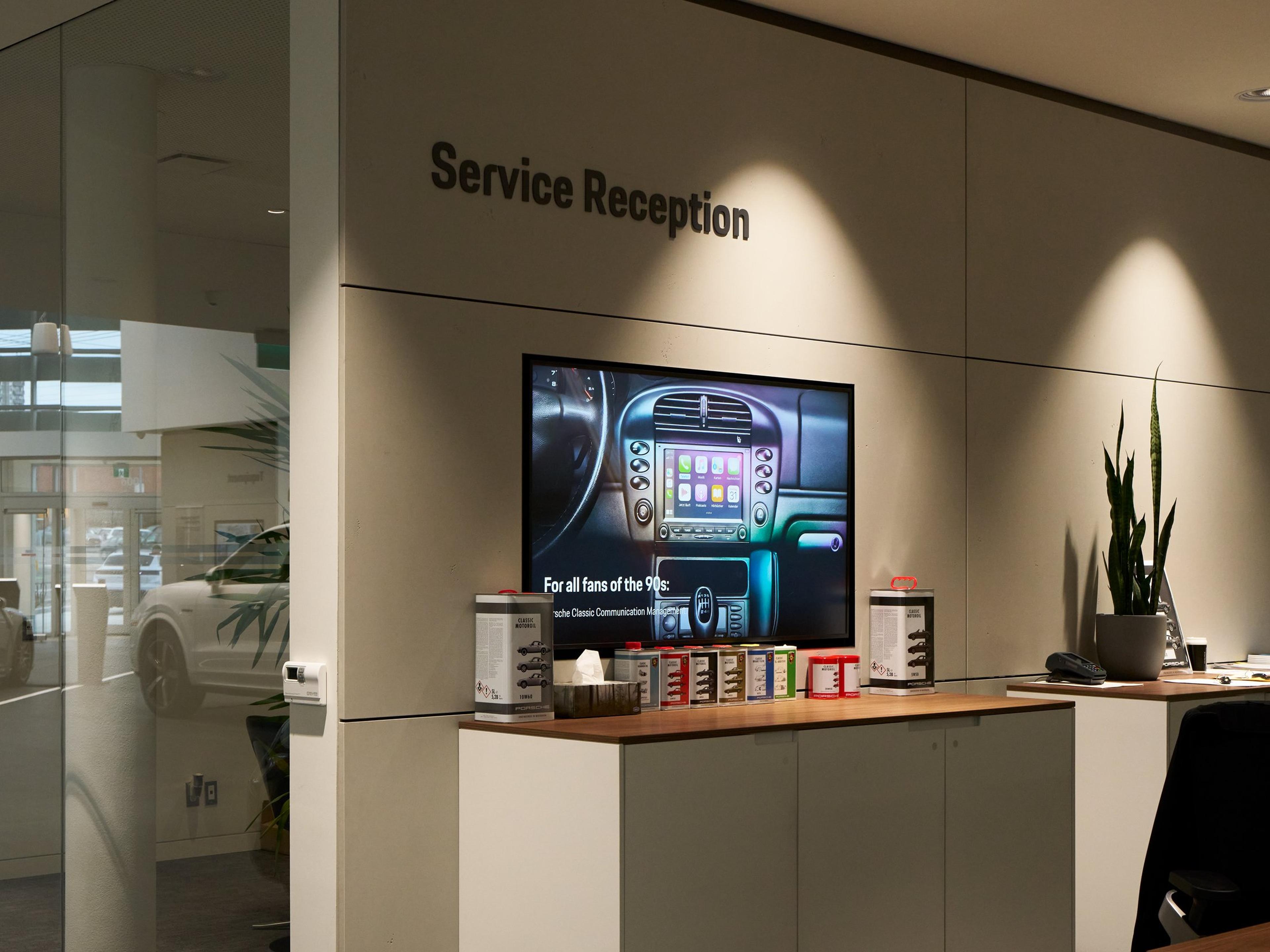 Porsche Experience Centre Service Reception
