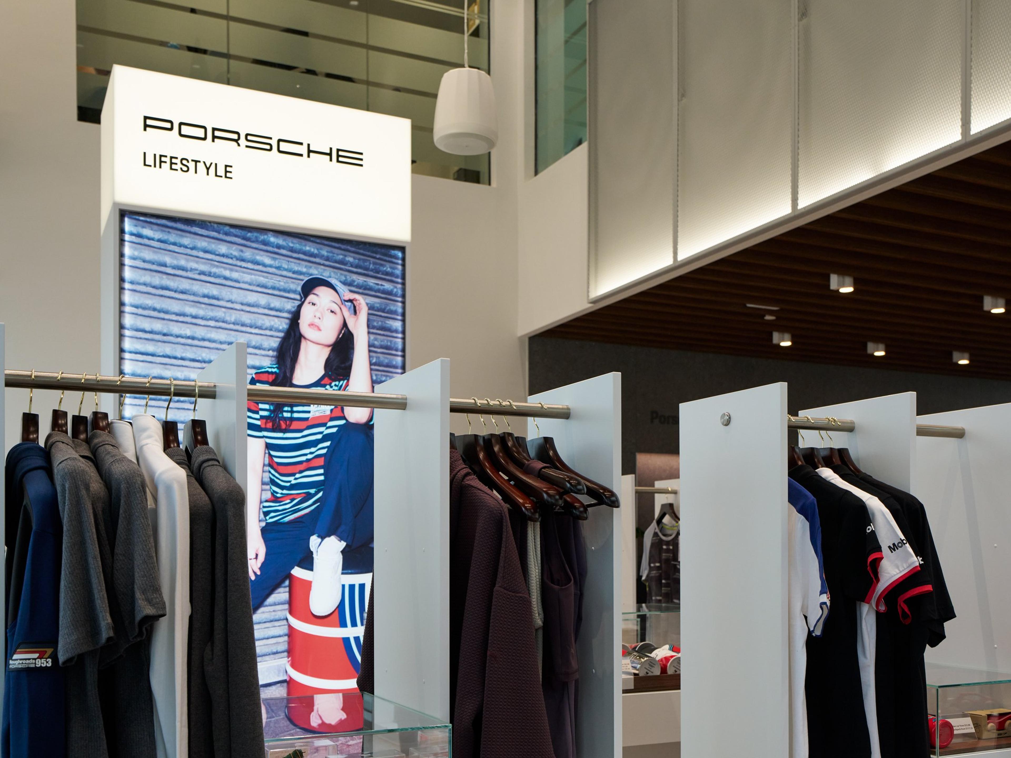 Porsche Experience Centre Porsche Lifestyle