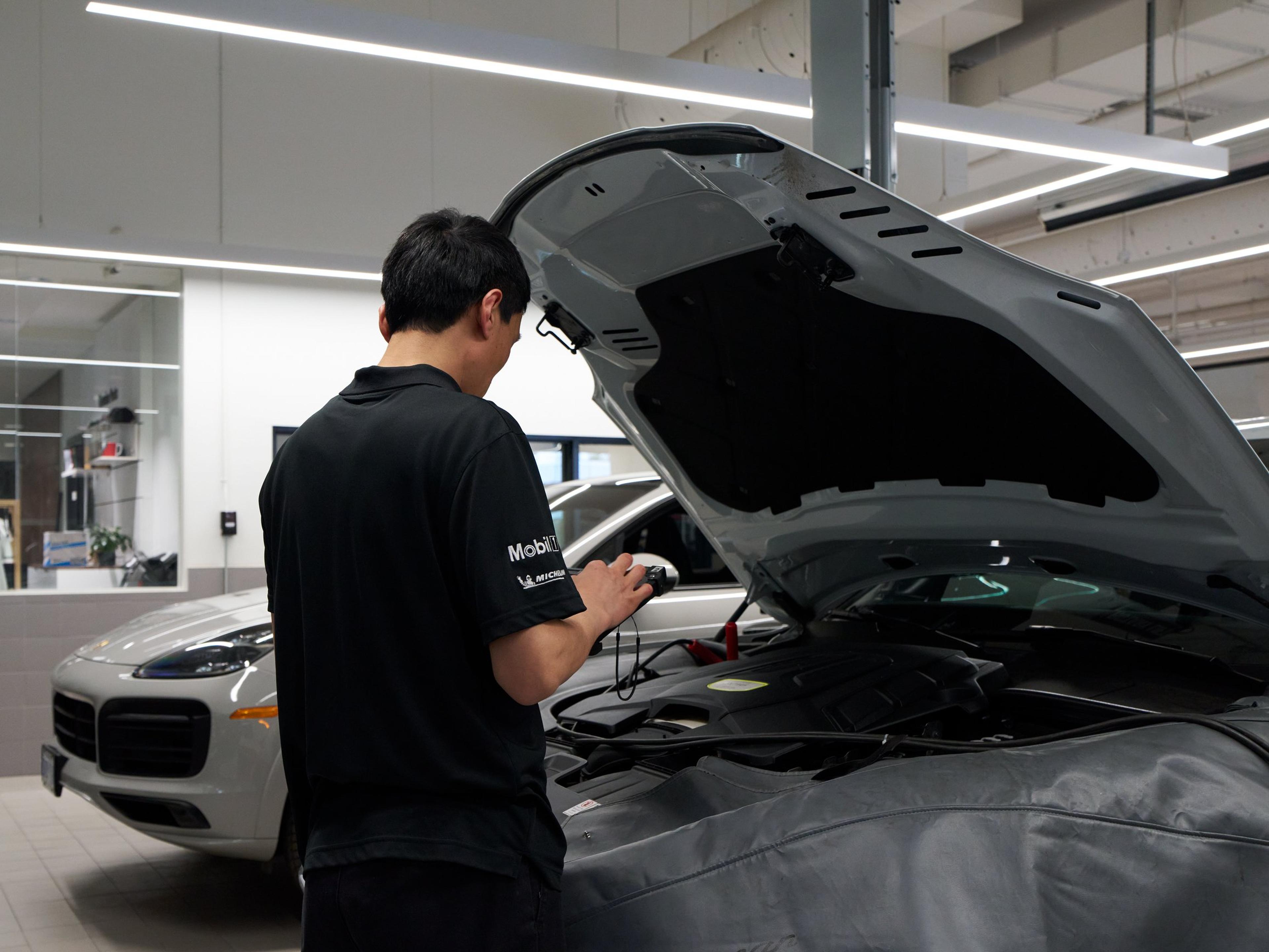 Porsche Experience Centre Workshop Service Bay