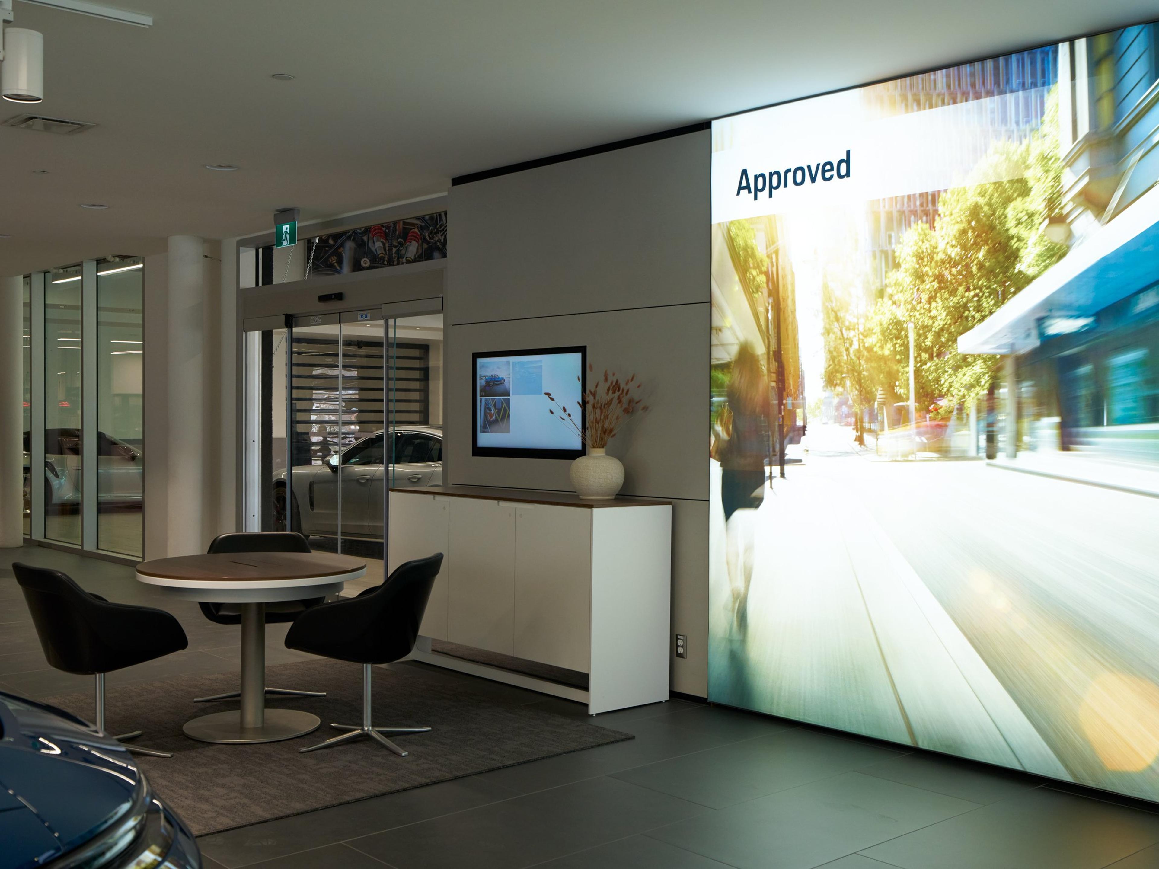 Porsche Experience Centre Approved Presentation
