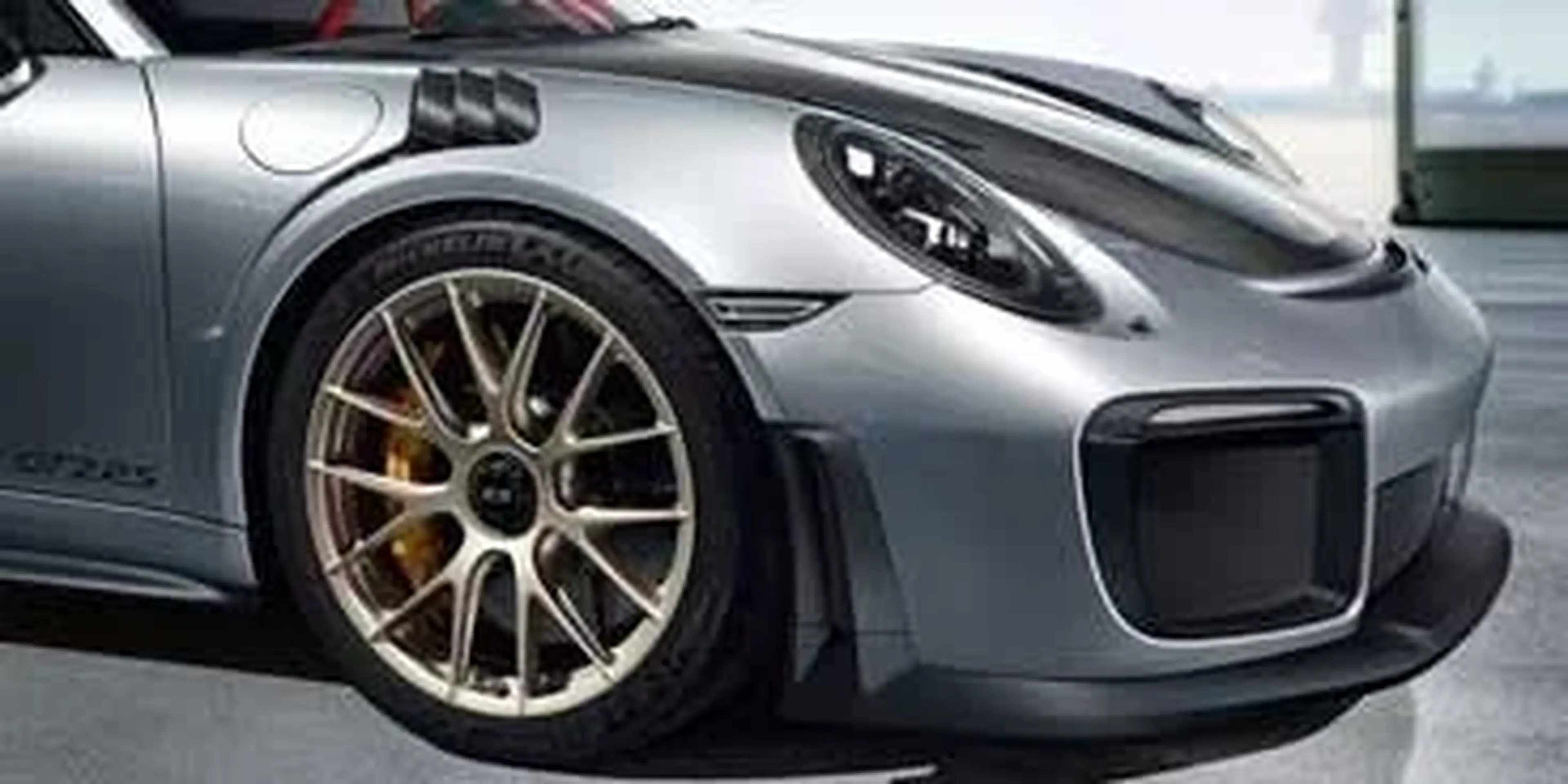 Porsche 911 GT2 RS side air intake and wheel
