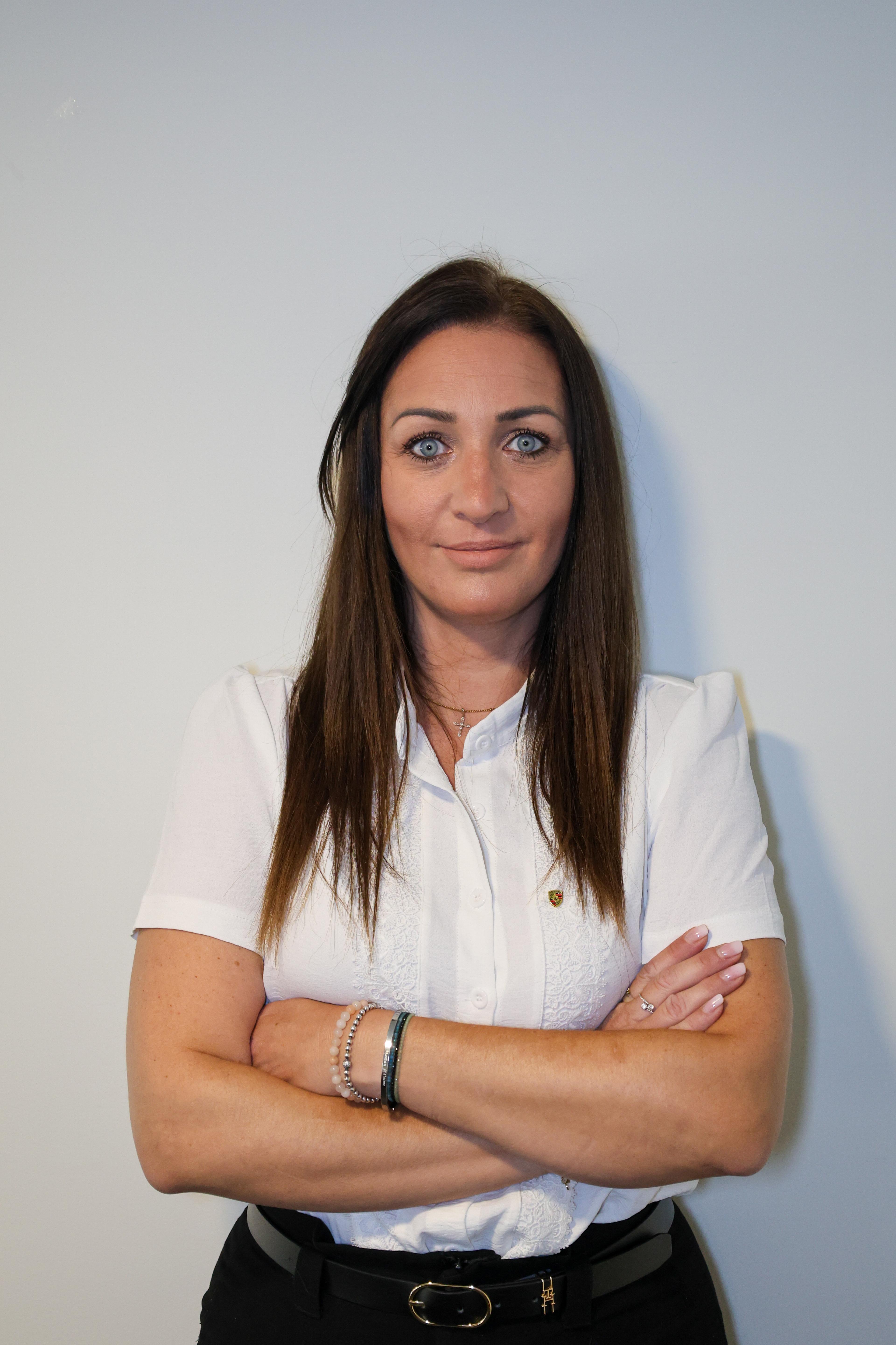 Photo of Julie DOLLEY