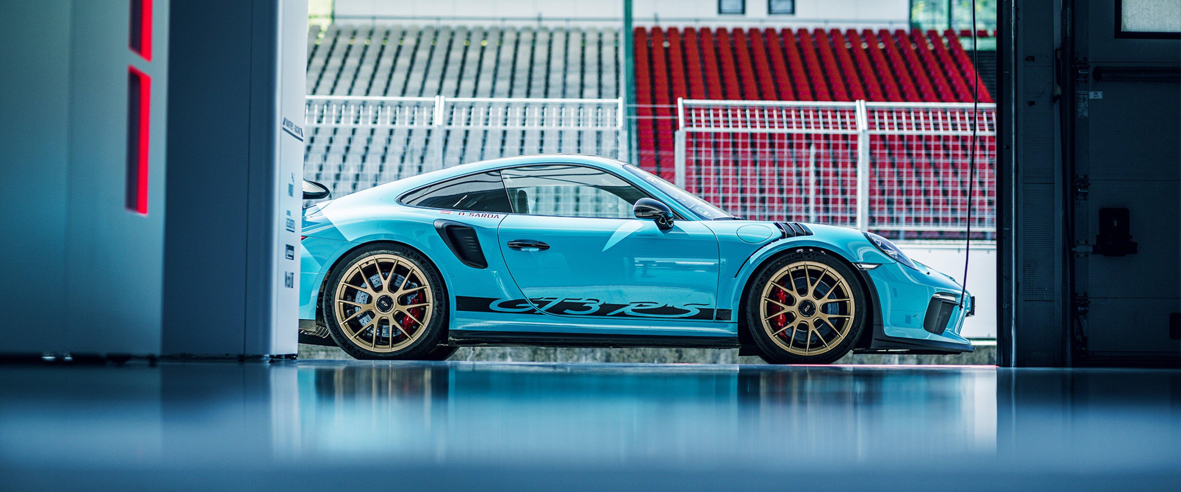 Porsche of London Race Check