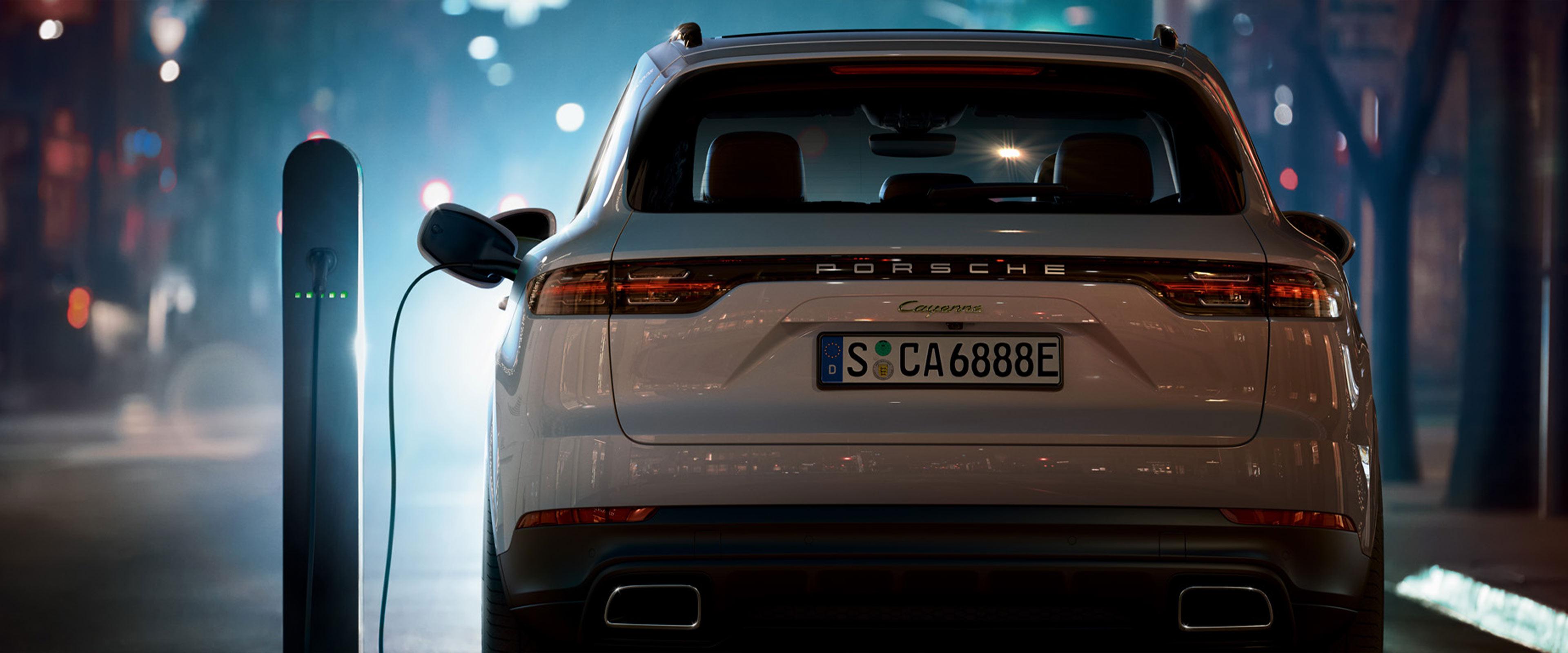 2020 Porsche Cayenne Hybrid Review