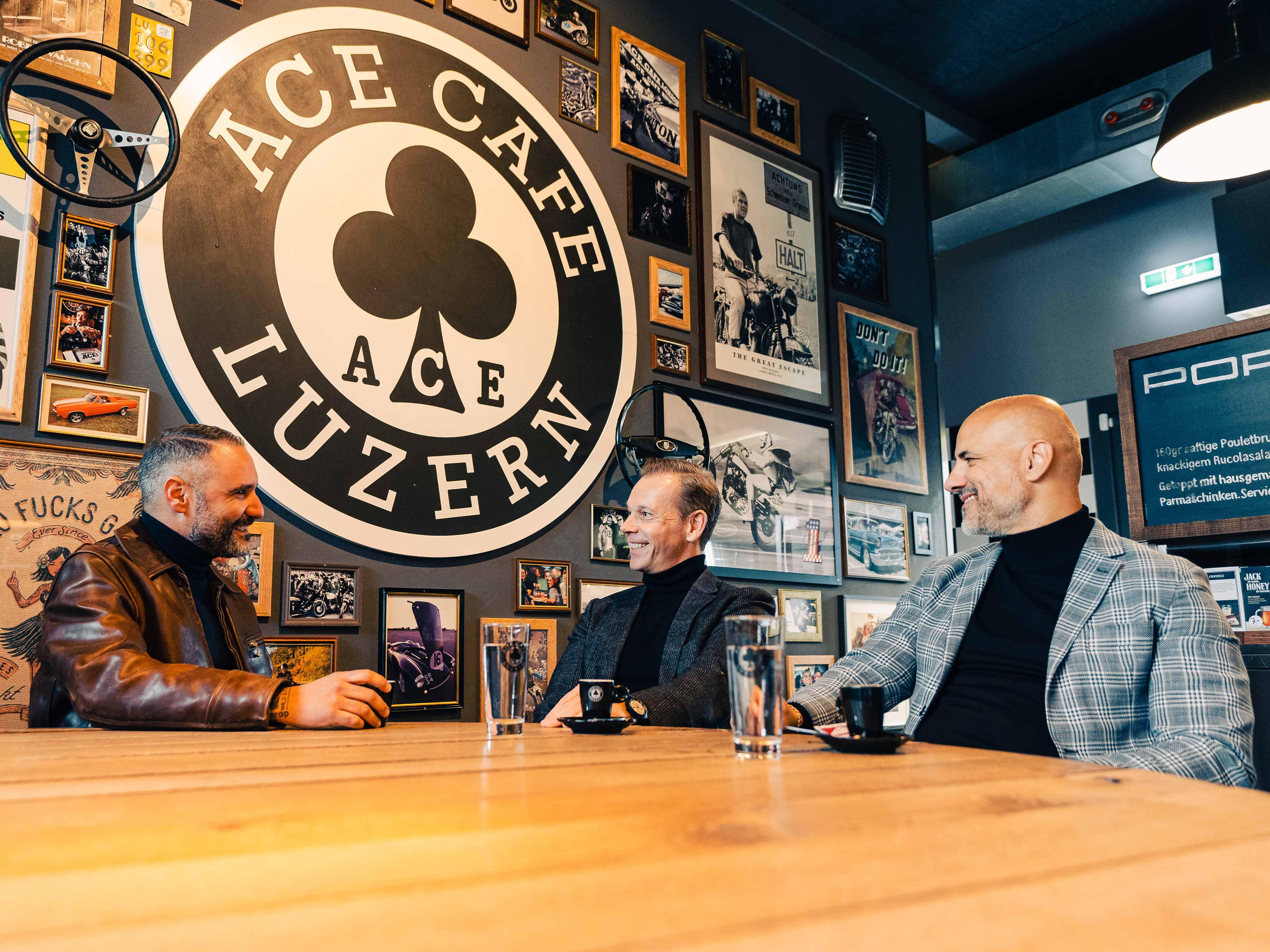 Kooperation zwischen dem Porsche Zentrum Zug und Ace Cafe Luzern 