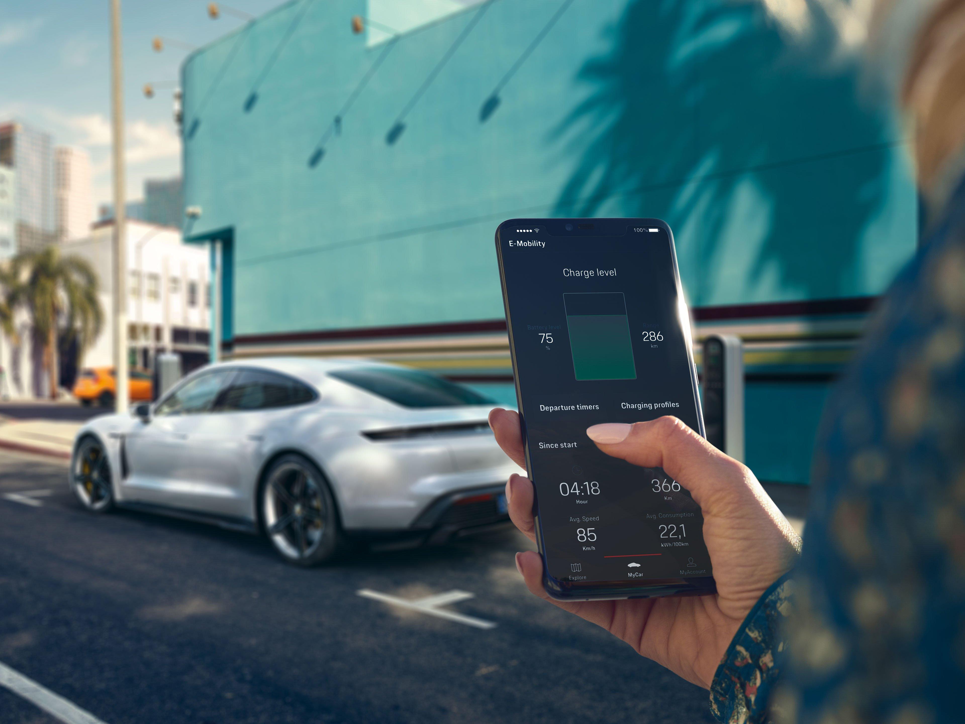 Porsche Connect Taycan Turbo S