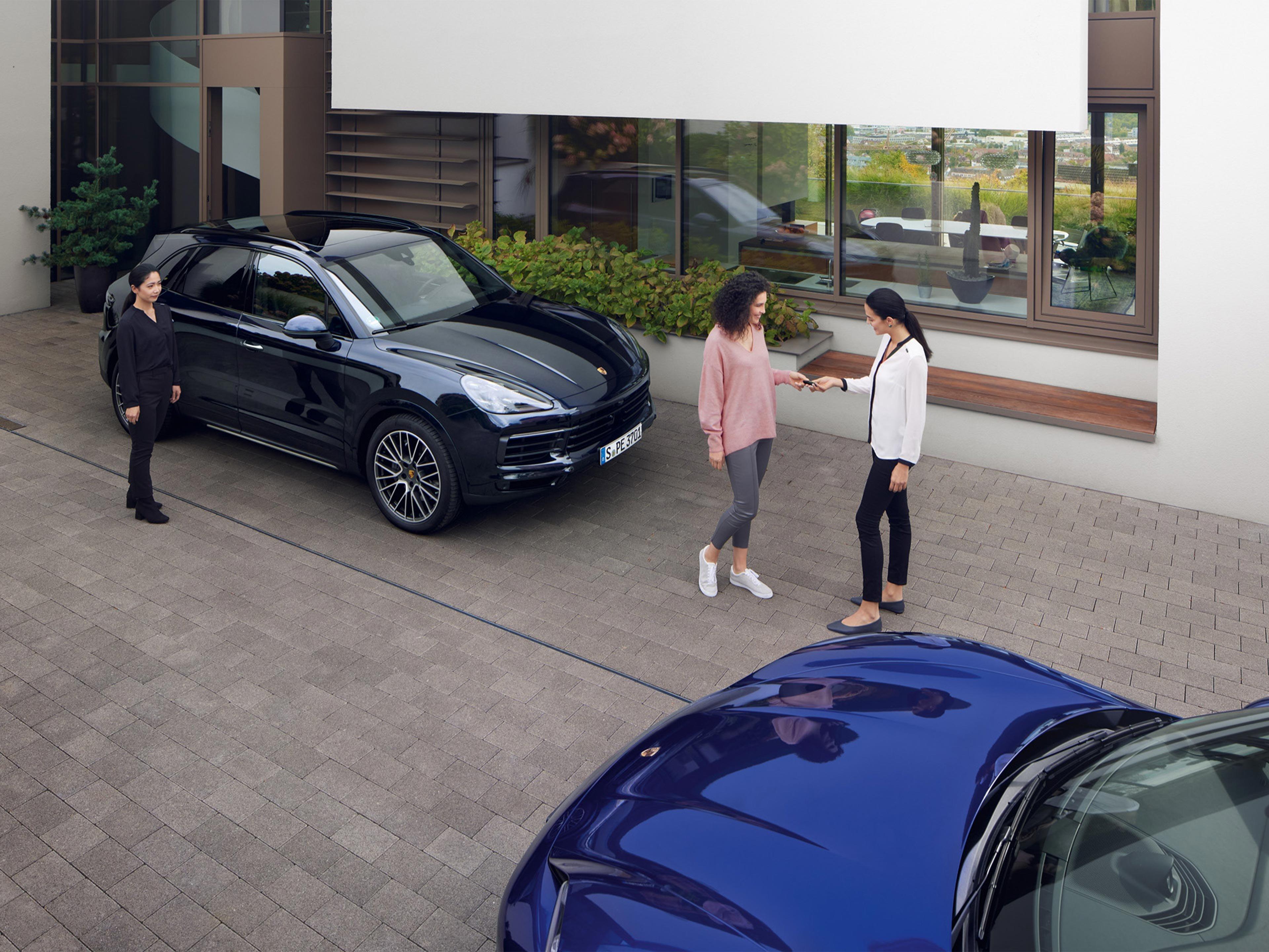 Auslieferung eines Sportwagens – Porsche Hol- und Bringservice