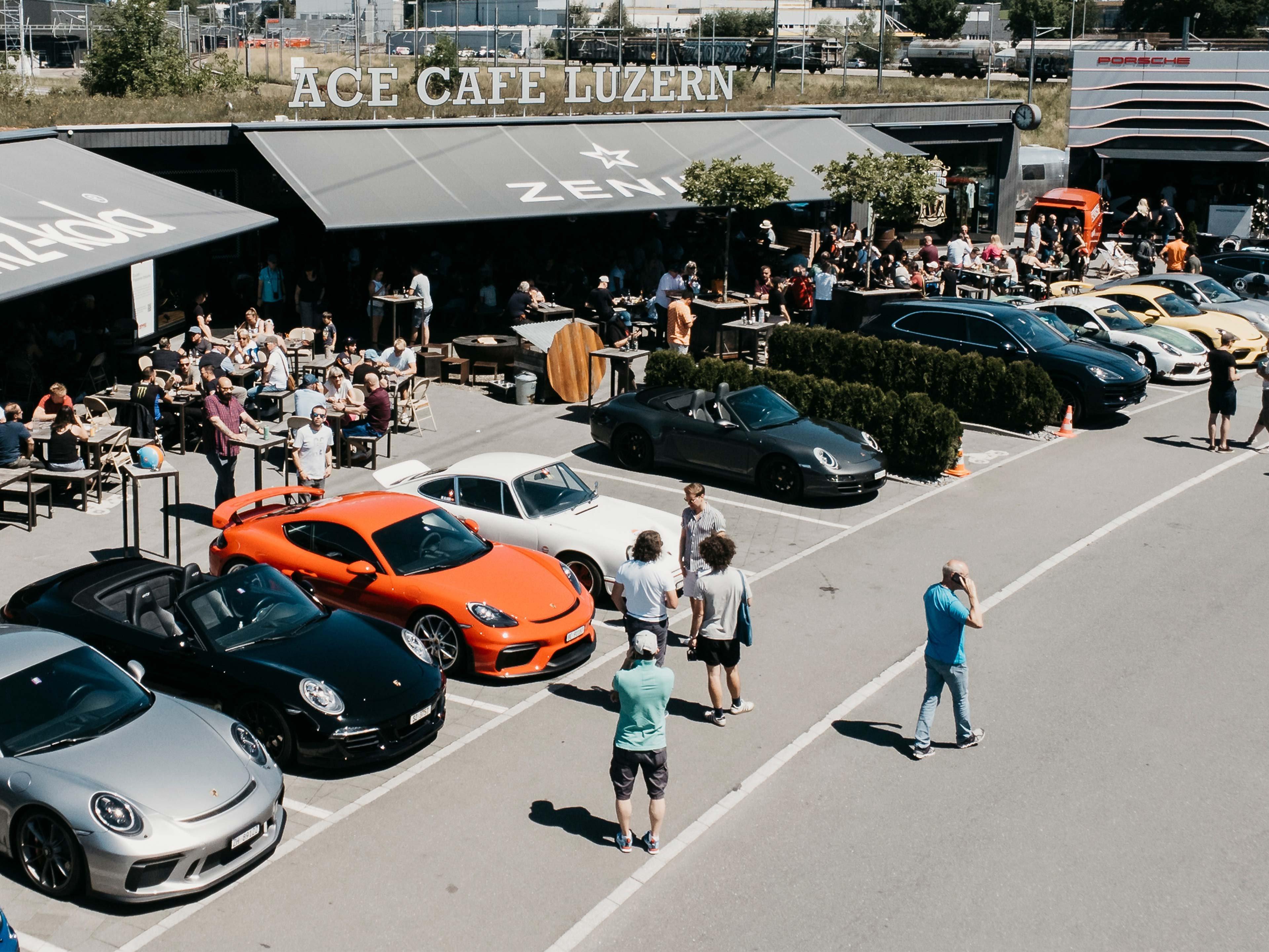 Porsche Zentrum Zug & Ace Cafe spannen zusammen.