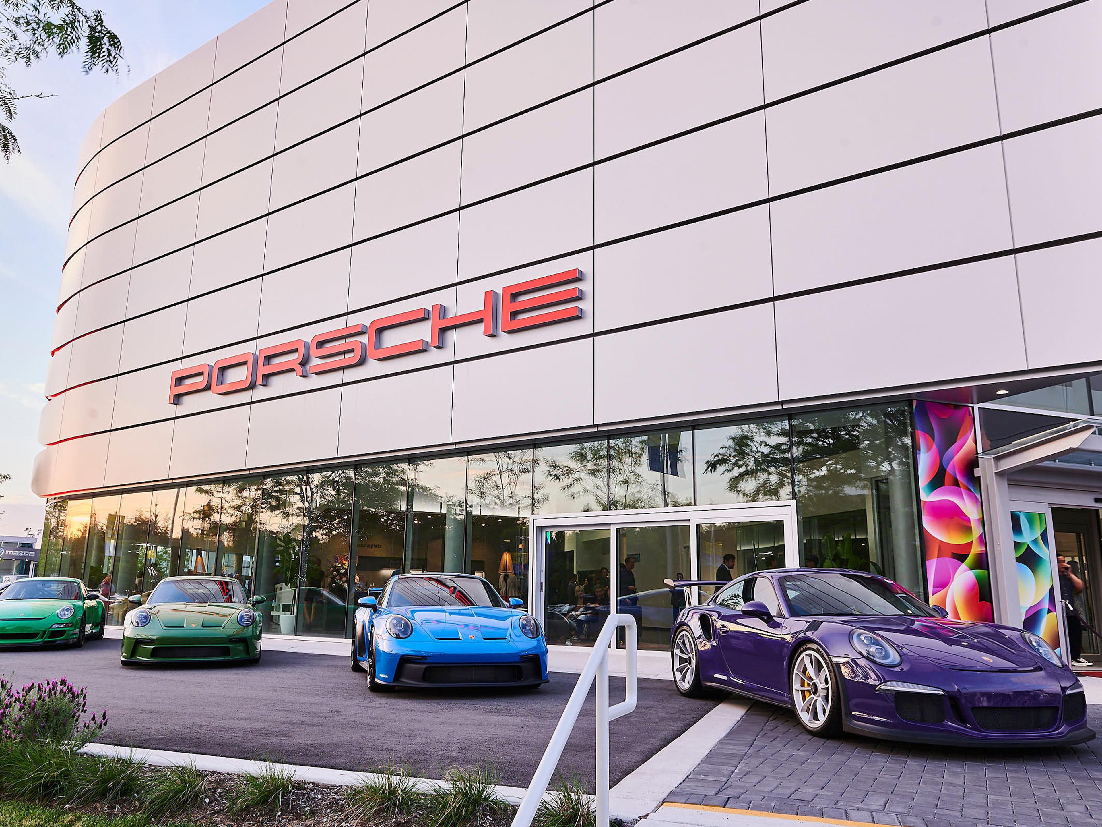 Porsche Centre Richmond | 1939 Drive Club