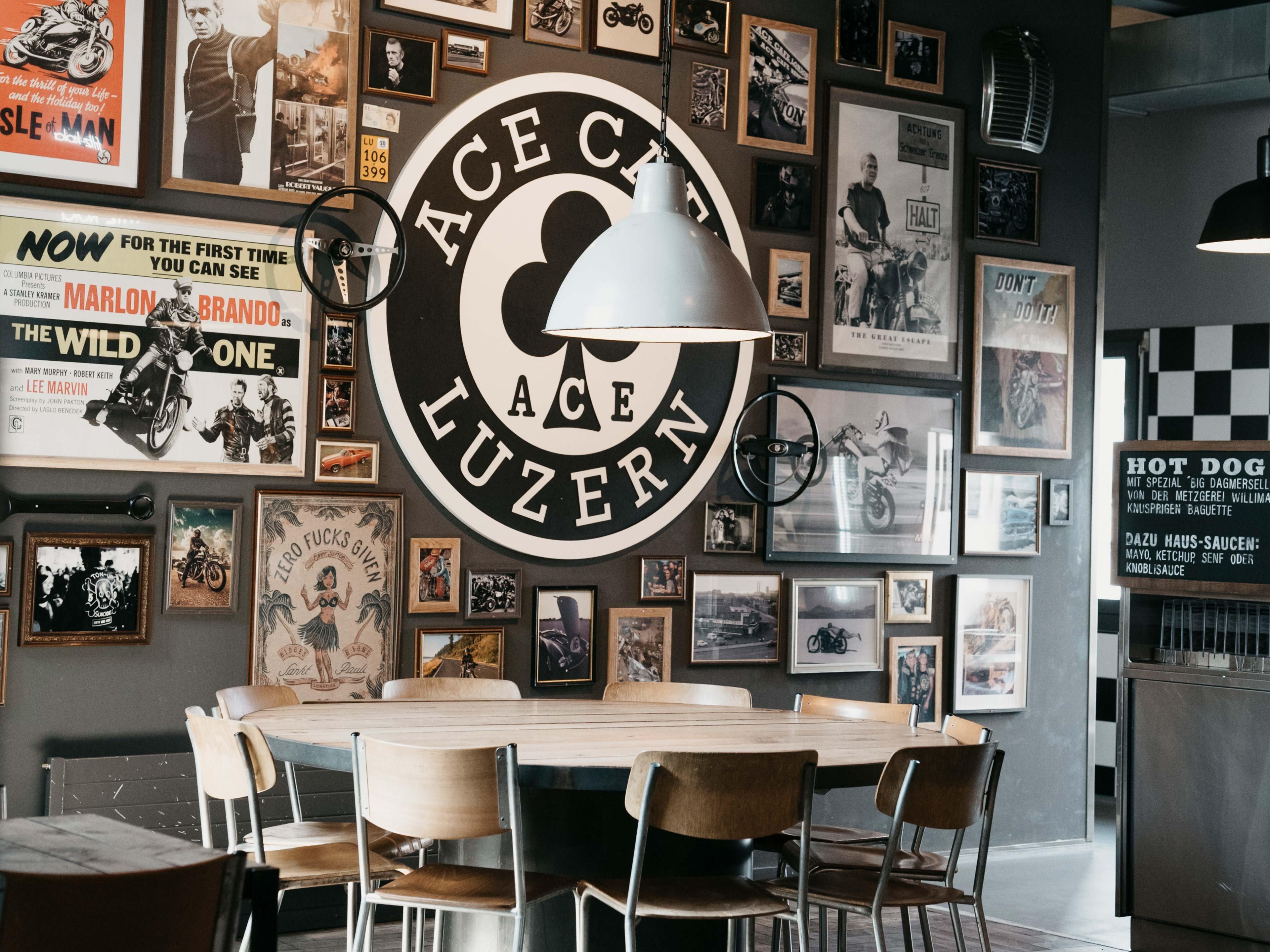 Porsche Zentrum Zug & Ace Cafe spannen zusammen.